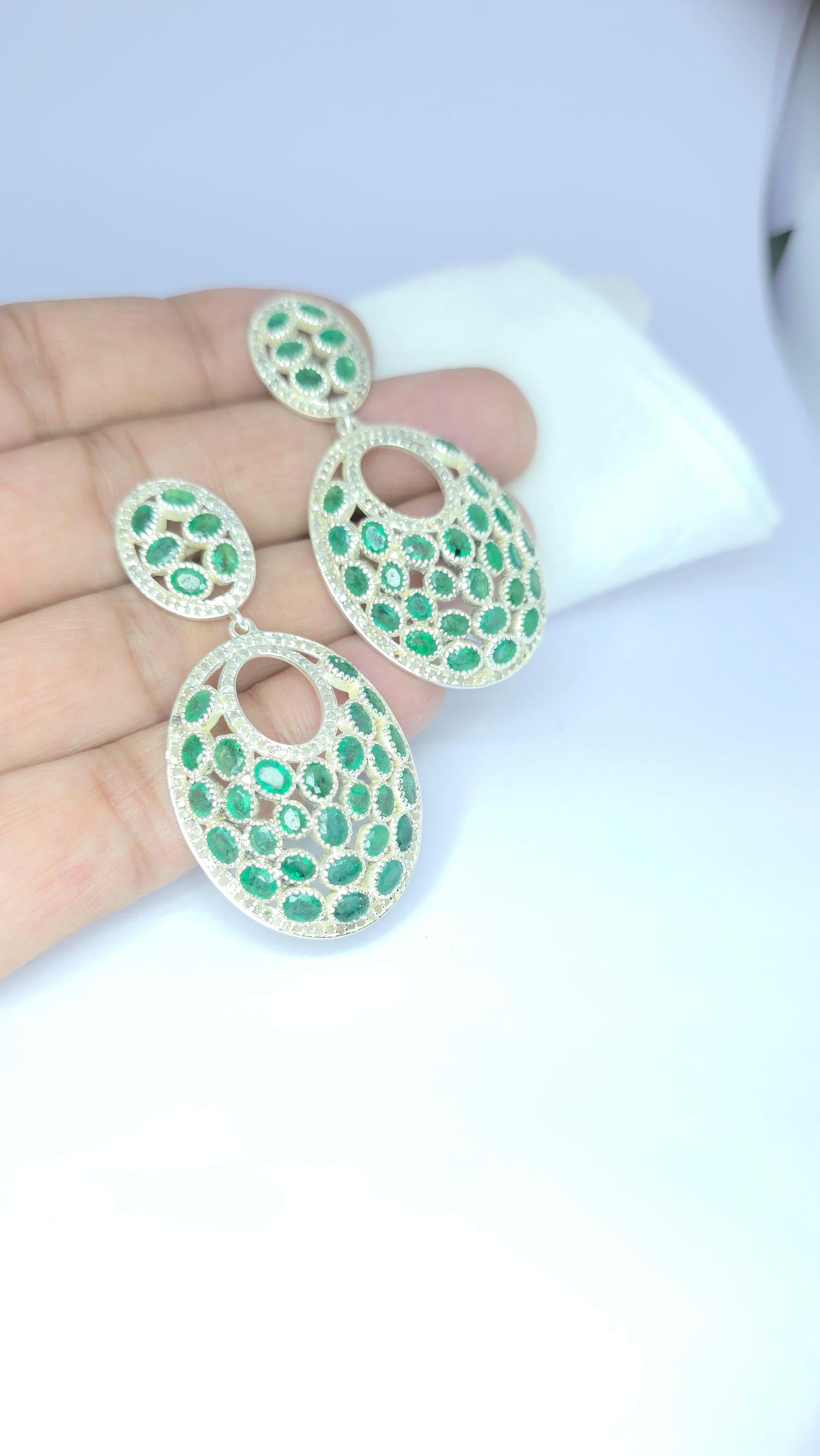 Orecchino Pave Diamond Emerald di forma ovale in oro 14 ct. e  925 gAssoluto d'argento F in vendita 8