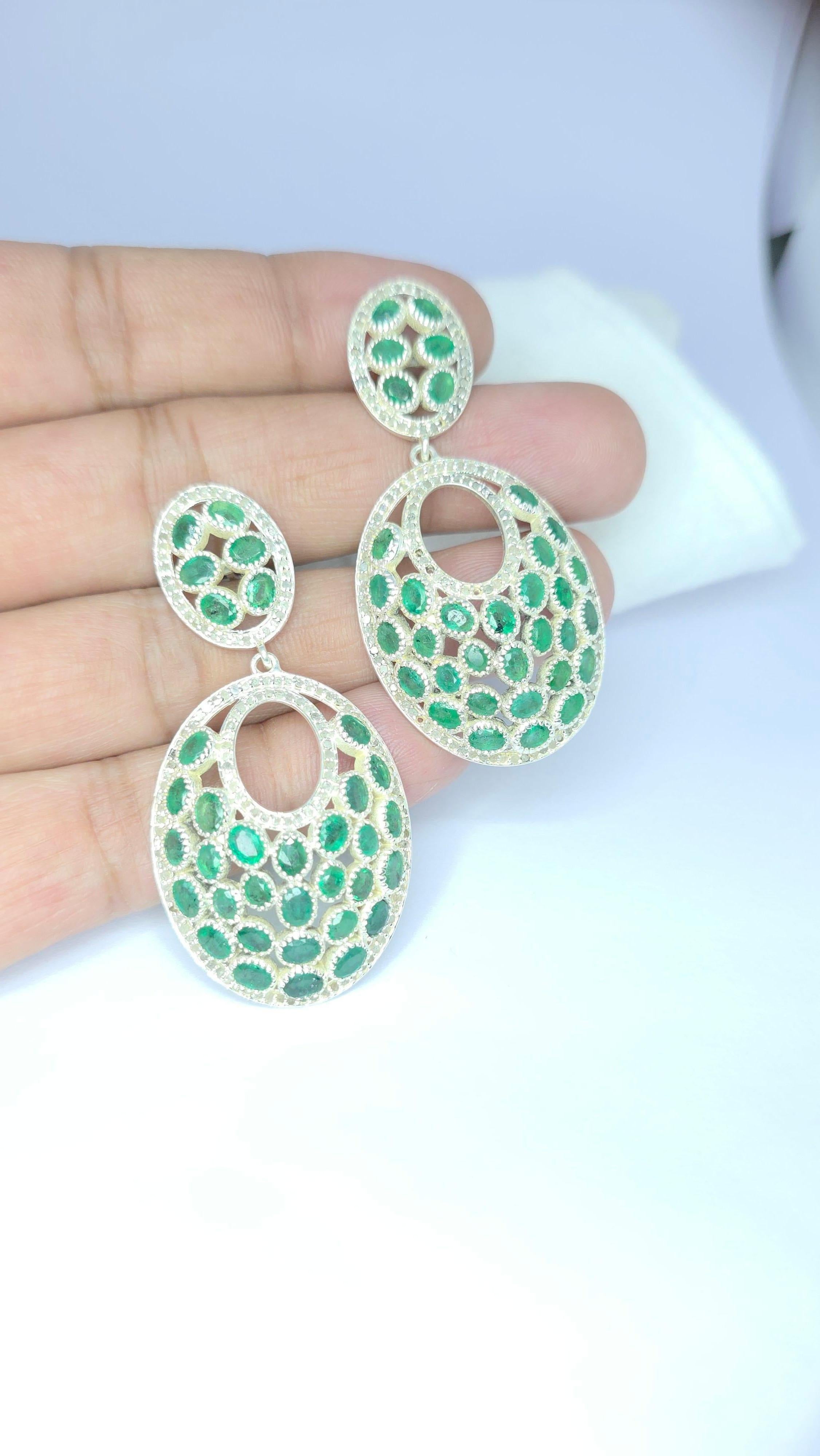 Orecchino Pave Diamond Emerald di forma ovale in oro 14 ct. e  925 gAssoluto d'argento F in vendita 10
