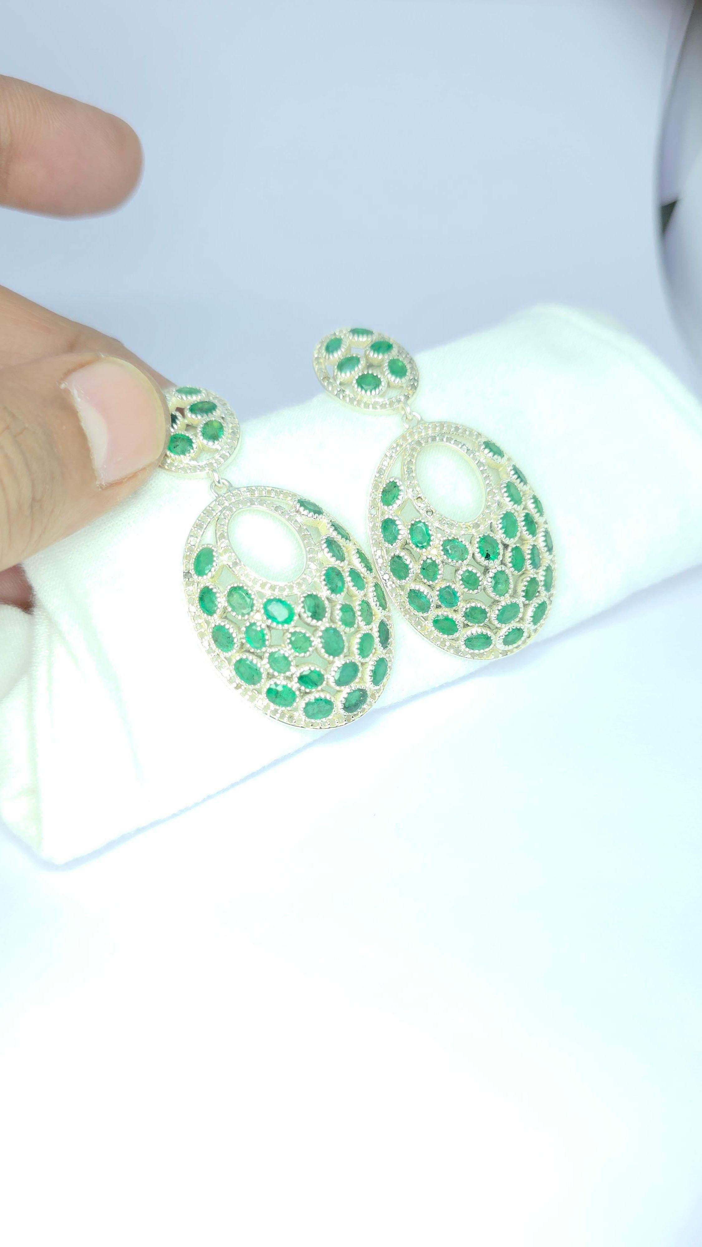 Orecchino Pave Diamond Emerald di forma ovale in oro 14 ct. e  925 gAssoluto d'argento F in vendita 2
