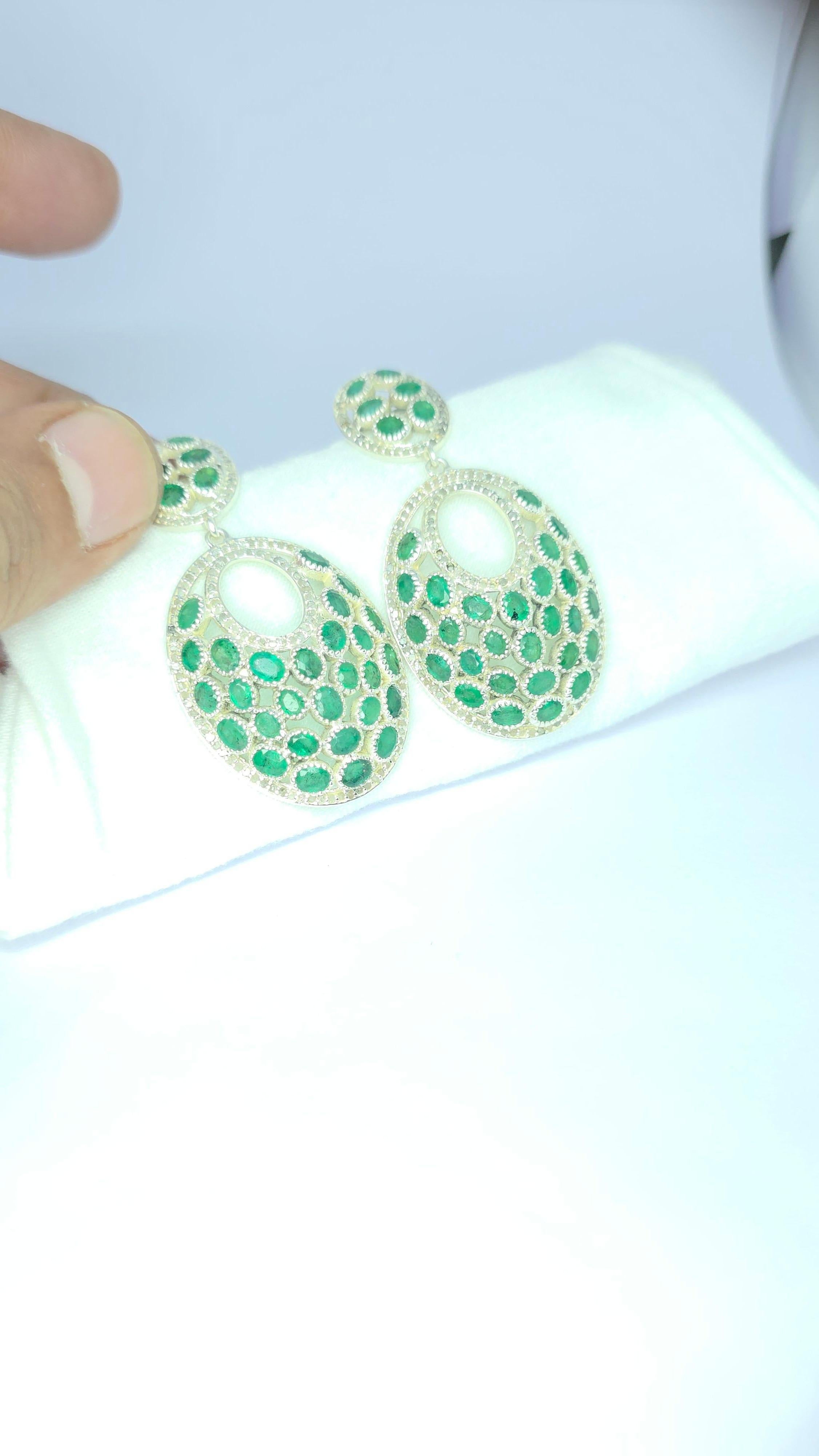 Orecchino Pave Diamond Emerald di forma ovale in oro 14 ct. e  925 gAssoluto d'argento F in vendita 3