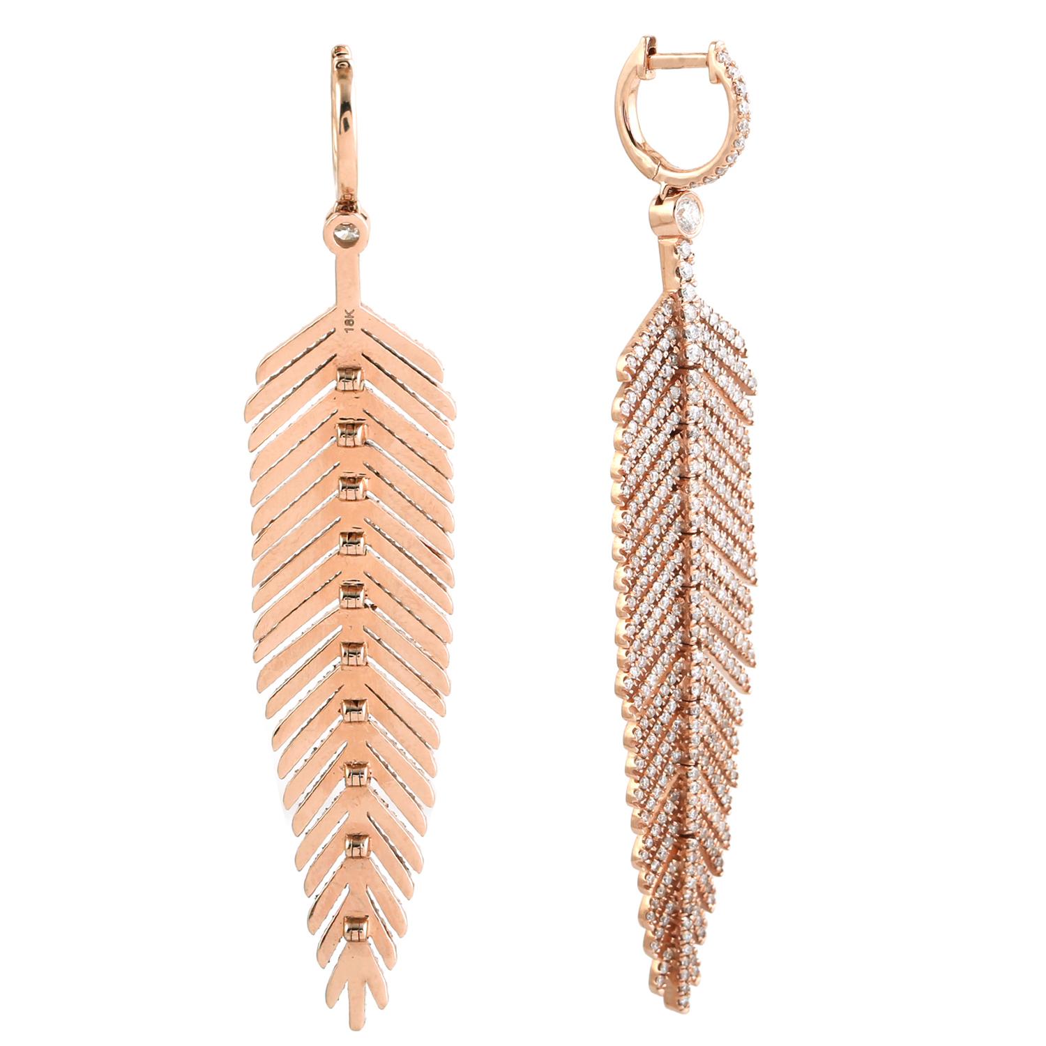 Artigiano Orecchini pendenti con piume di diamanti Pave in oro rosa 18 carati in vendita