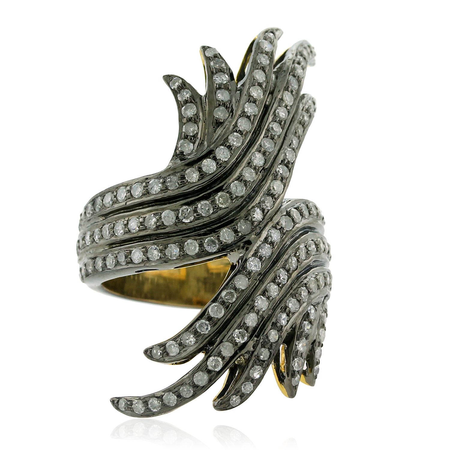 Pave Diamond Feather Long Ring Made In 18k Yellow Gold & Silver In New Condition For Sale In New York, NY