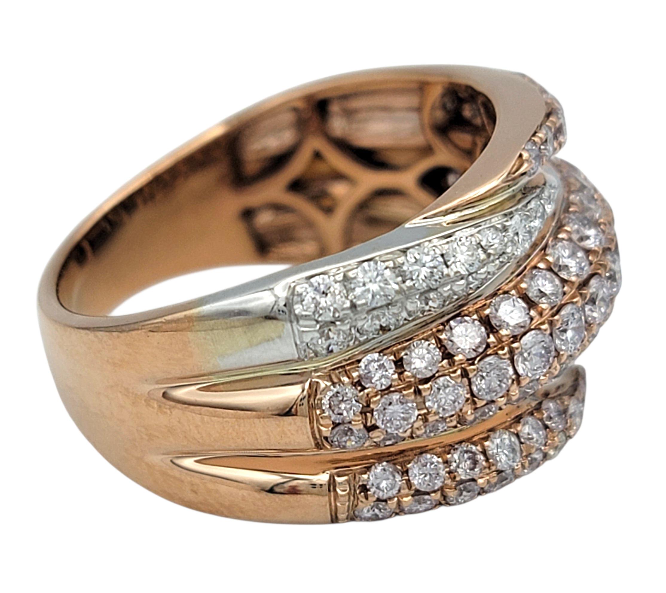 Fünfreihiger skulpturaler Pavé-Diamantring aus 14 Karat Weiß- und Roségold Damen im Angebot