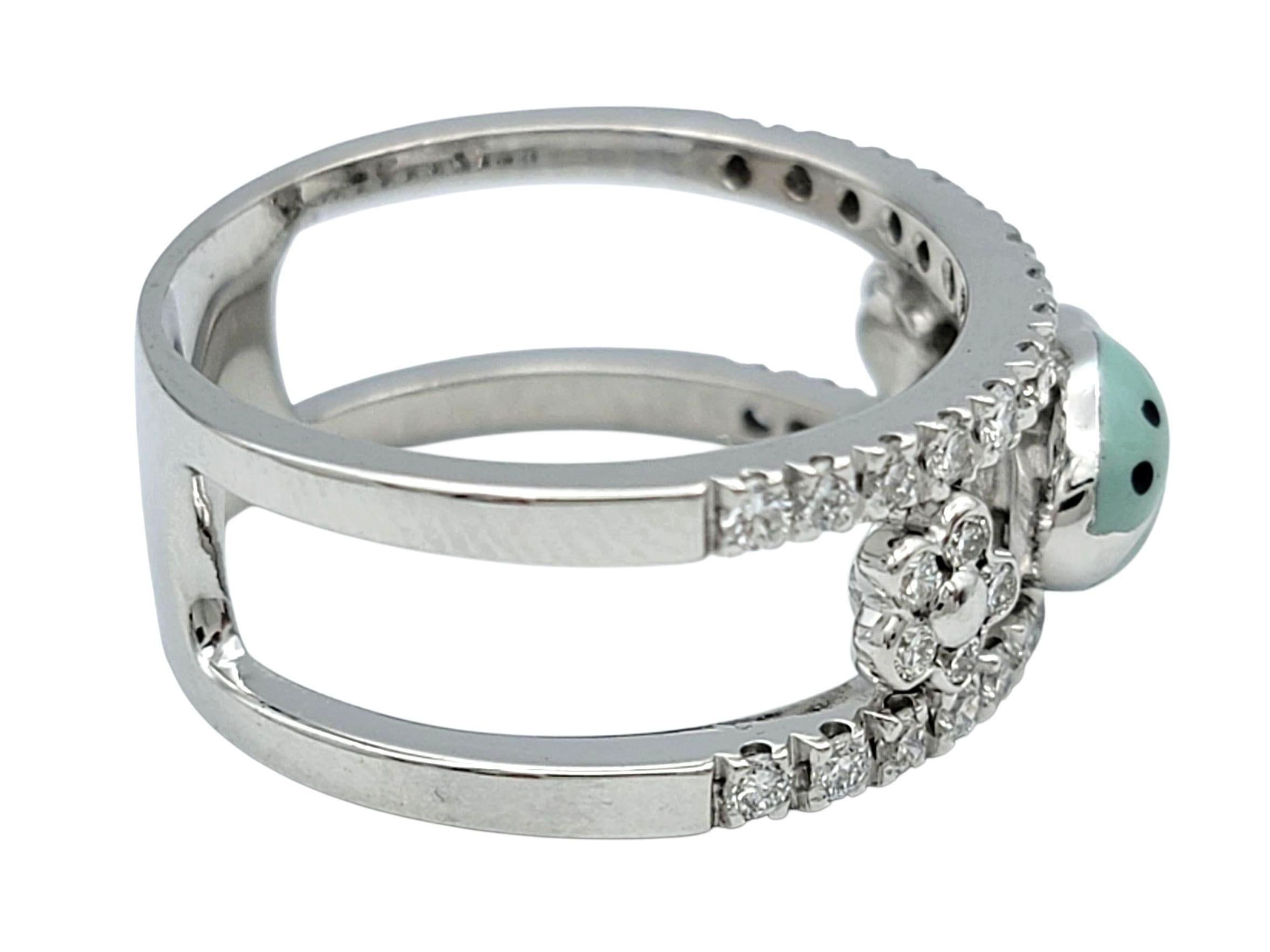 Bague à anneau fendu en or blanc 18K Pavé de fleurs en diamant et coccinelle en émail Pour femmes en vente