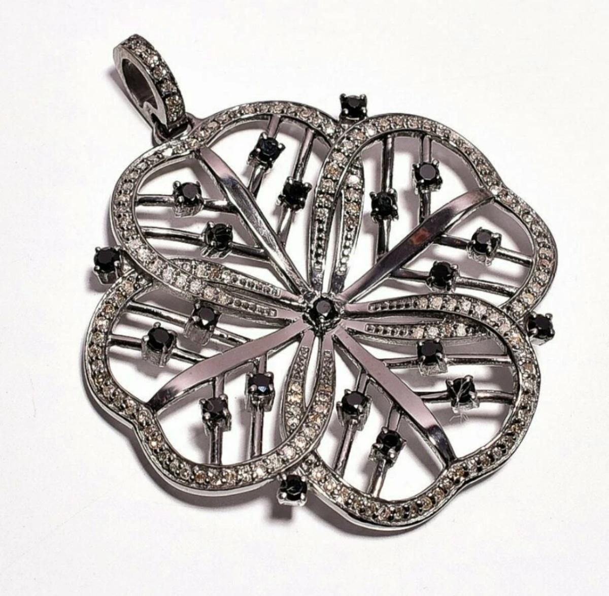 Taille ronde Pendentif fleur en diamant pavé Argent 925 Spinel Gem Locket Pendentif Cadeau. en vente