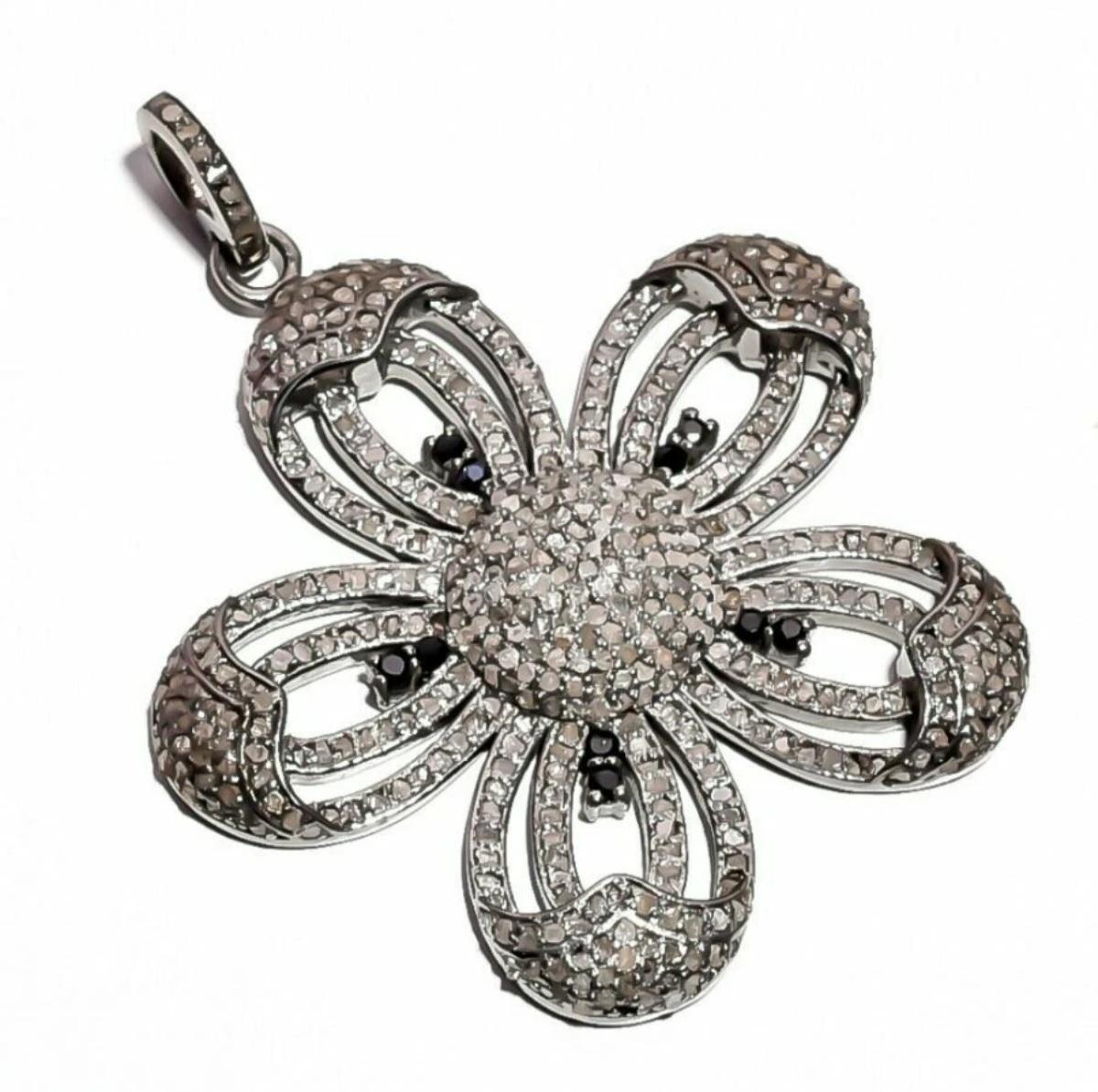 Taglio rotondo Ciondolo con diamante Pave Flower Ciondolo in argento 925 con gemme di spinello Regalo di compleanno in vendita