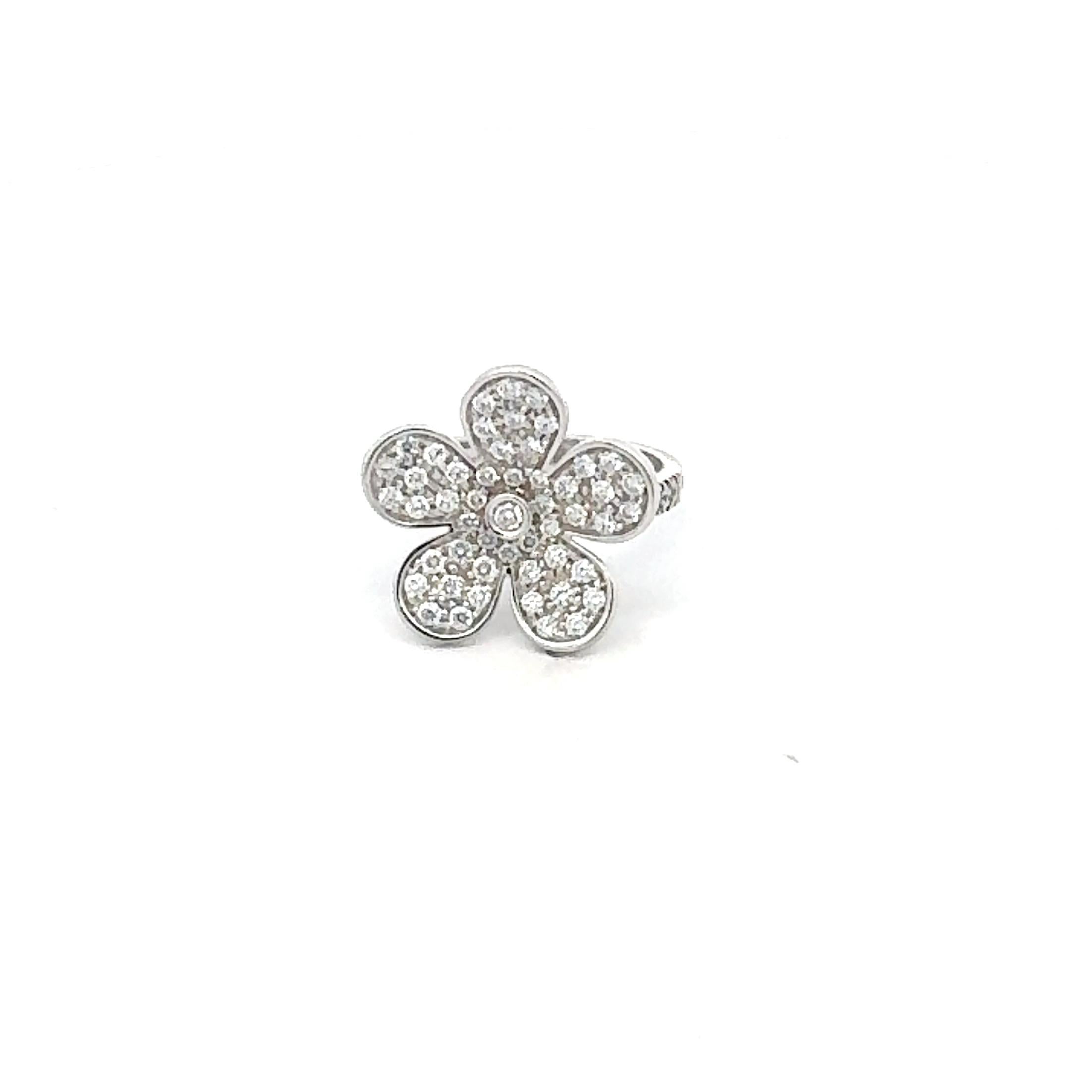 Pave Diamond Flower ring in 18kt white gold, from Garavelli Minuette floral collection. Diamonds total weight carat 0.93
Produced in Italy 