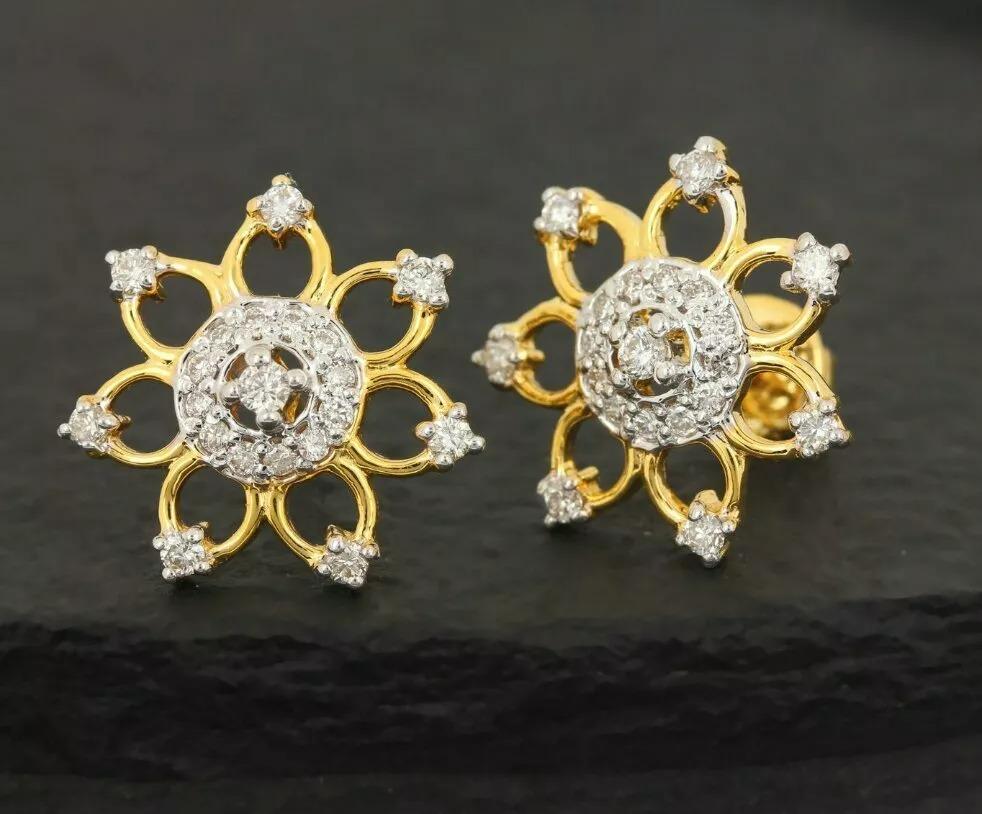 Pave Diamond Flower Stud Earring 14k Gold In New Condition For Sale In Chicago, IL