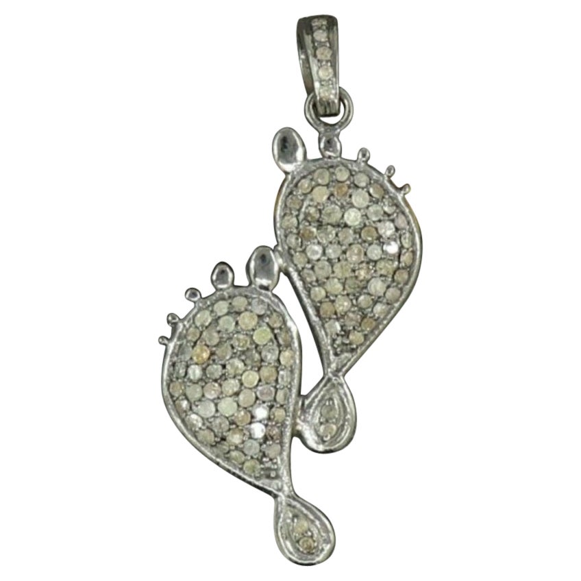 Pendentif Pave Diamond Footprint en argent 925 Pendentif de Noël pour couple avec diamants Cadeau. en vente