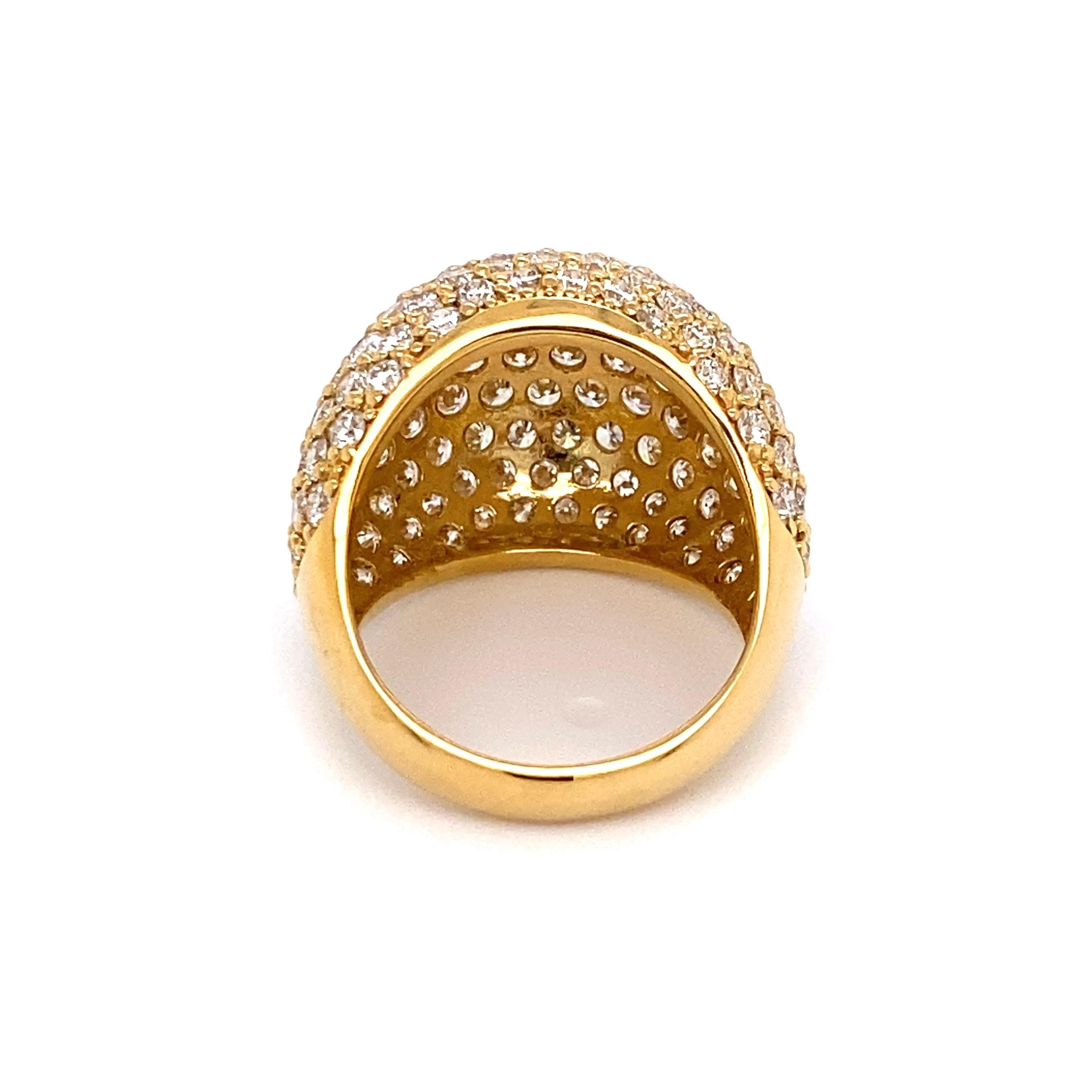 Pave Diamond Gold Dome Band Ring Estate Fine Jewelry In Excellent Condition For Sale In Montreal, QC