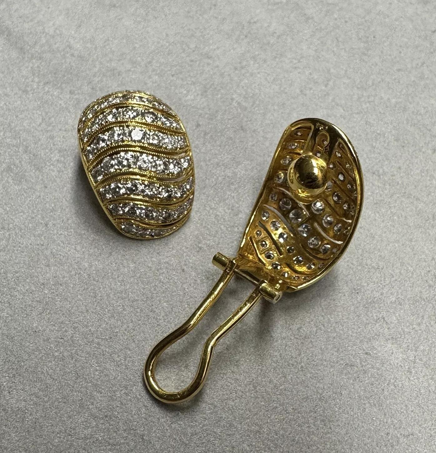 Pave Diamond Half Hoop Earrings 4.00 carat total weight in 18k Yellow Gold In Excellent Condition For Sale In La Jolla, CA