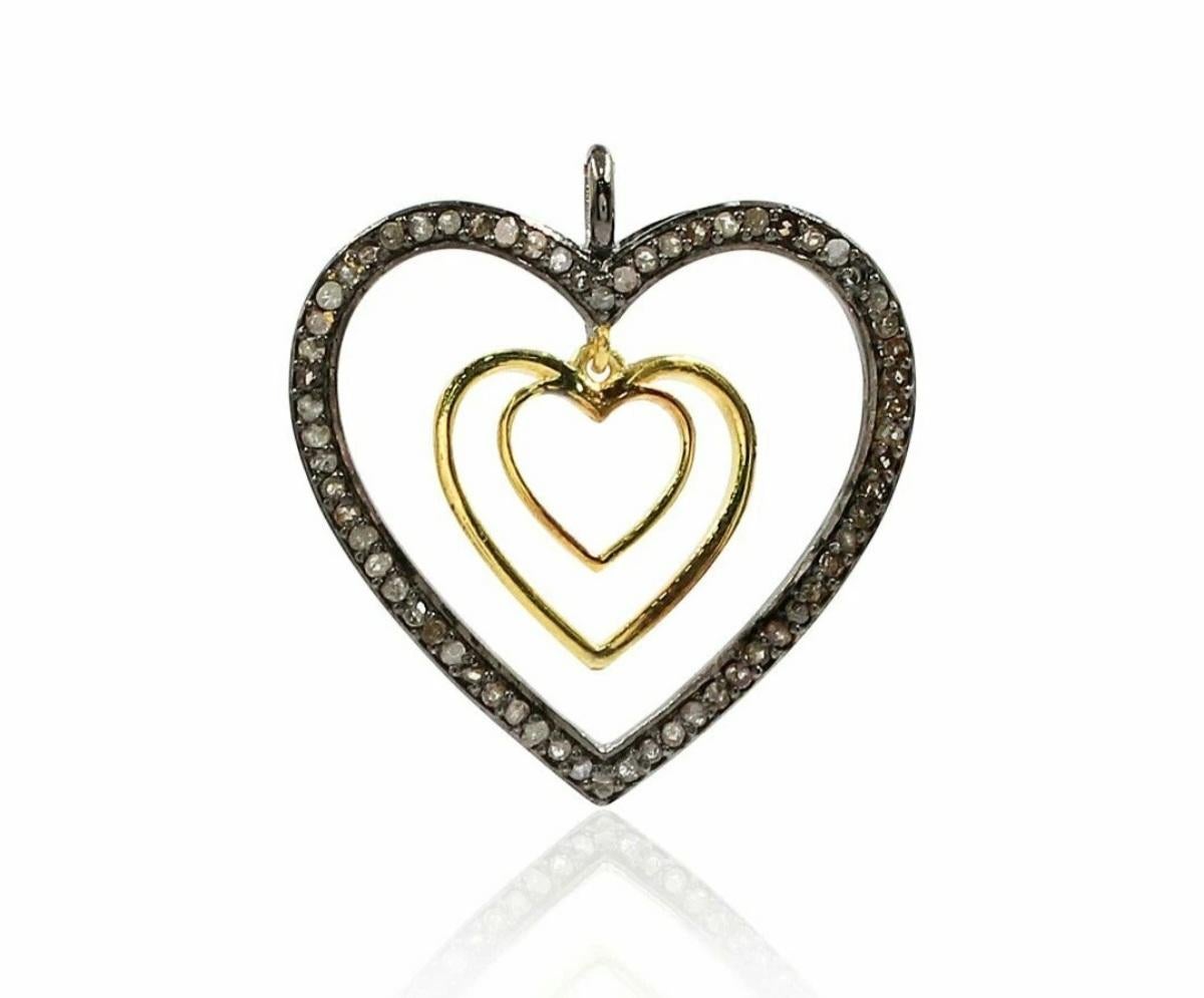 Ciondolo a forma di cuore con pavé di diamanti per il giorno di San Valentino, gioielli in argento 925.

Metallo di base
Argento
Lunghezza
34 mm circa
Colore della pietra principale A. Stone
Bianco
Metallo
Argento
Forma della pietra principale A.