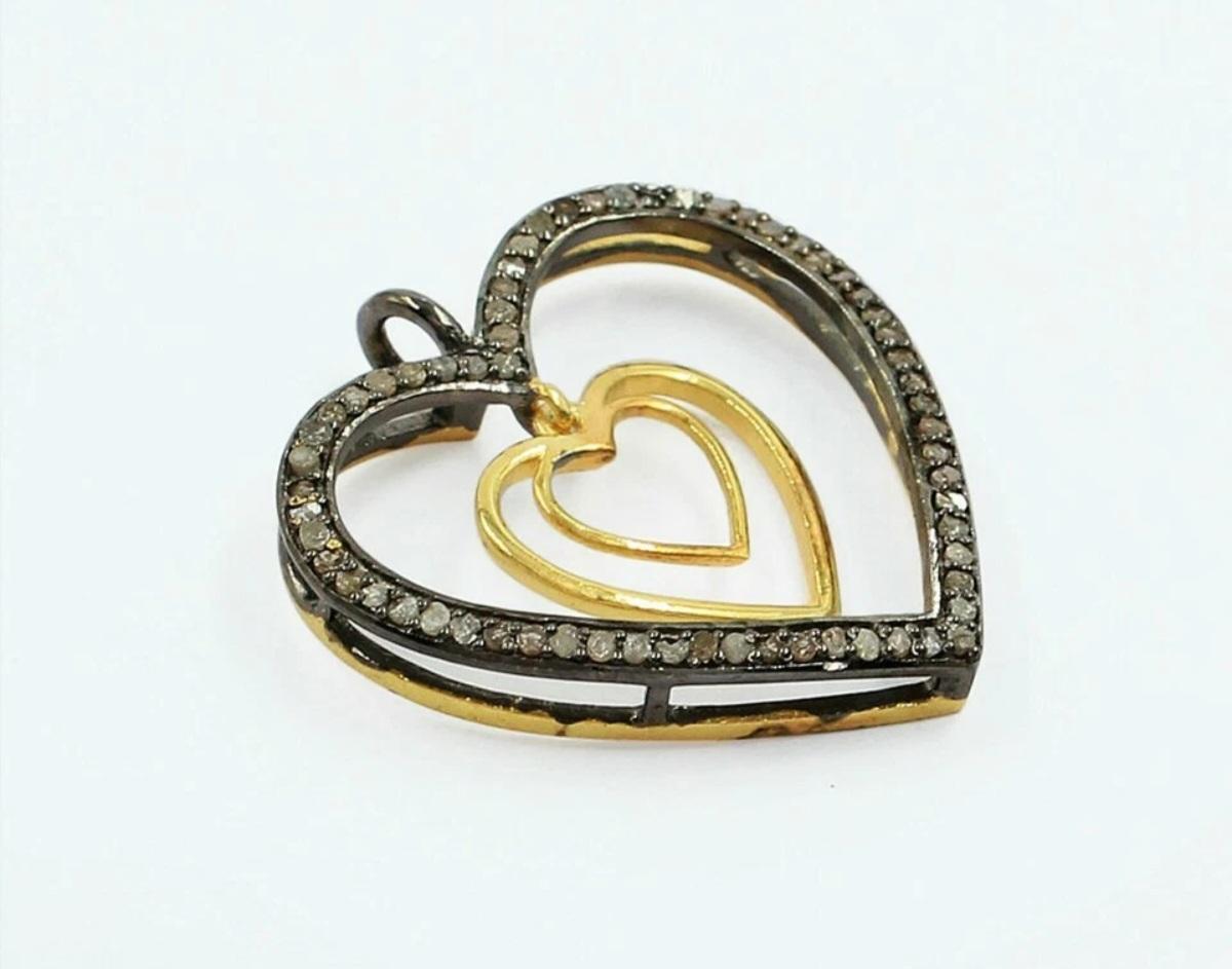 Art Déco Ciondolo a forma di cuore con pavé di diamanti per il giorno di San Valentino, gioielli in argento 925. in vendita