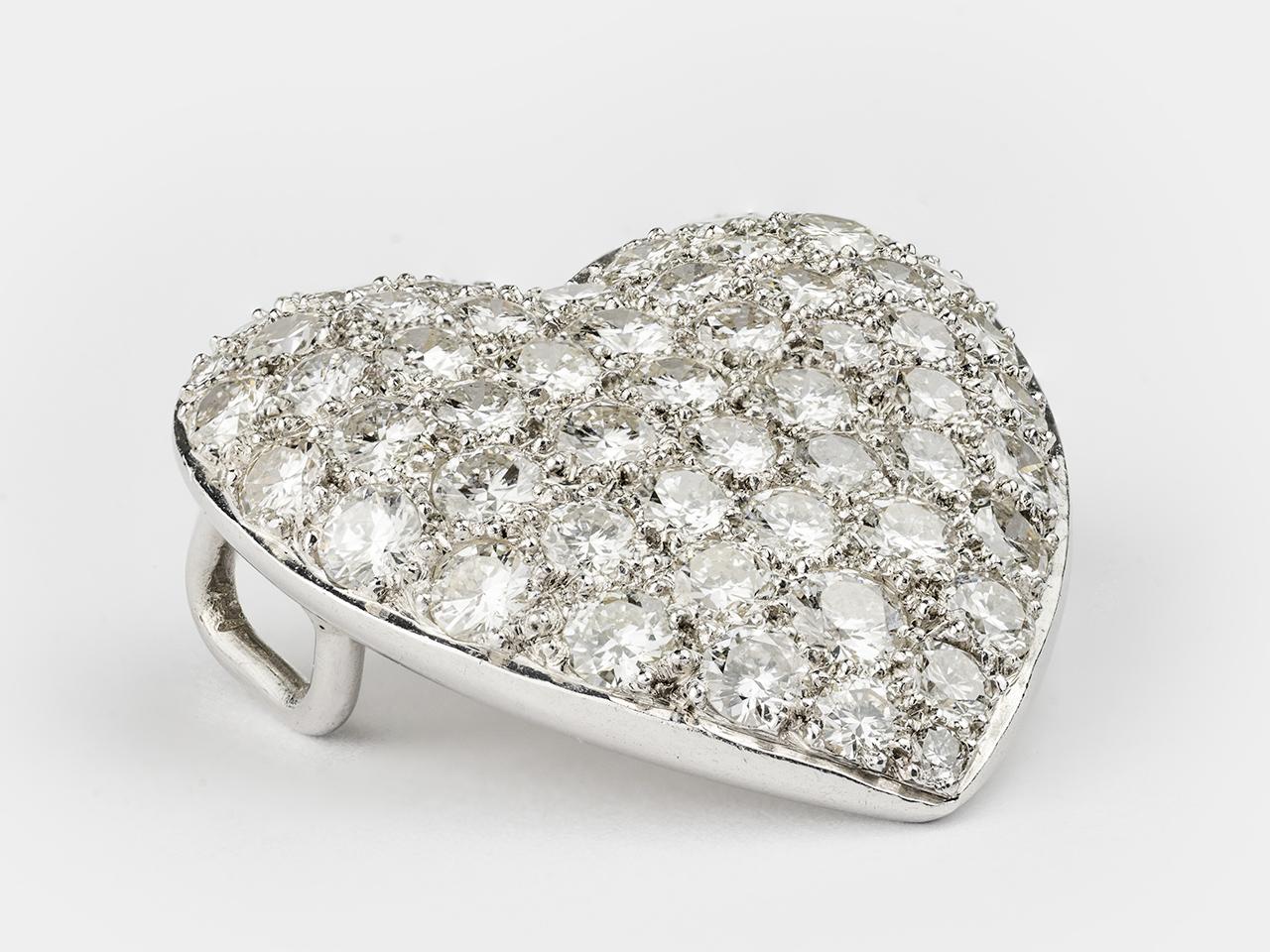 Pave Diamond Heart Pendant In Good Condition For Sale In San Antonio, TX