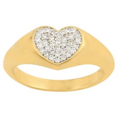 Anillo en forma de corazón con diamantes pavé de oro amarillo de 18k