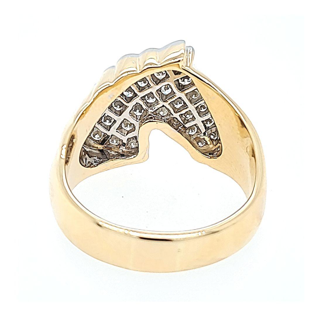 Pferdekopf-Ring mit Pavé-Diamant im Zustand „Gut“ im Angebot in Coral Gables, FL