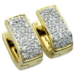 Pendientes de aro abrazador con pavé de diamantes en oro amarillo y blanco pulido de 14 quilates
