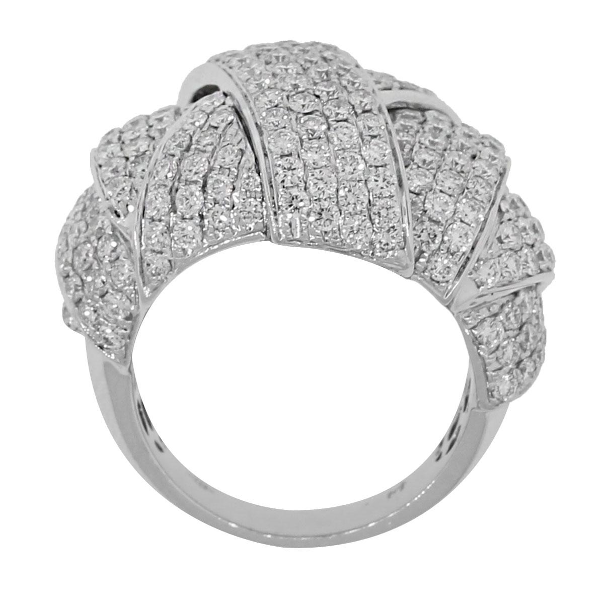 Material: 18k white gold
Diamonds Details: Approximately 3.71ctw of round brilliant diamonds. Diamonds are G/H in color and VS in clarity.
Ring Measurements: 1″ x 0.76″ x 1.01″
Size: 6.5
Weight: 16.1g
SKU: A30312207
