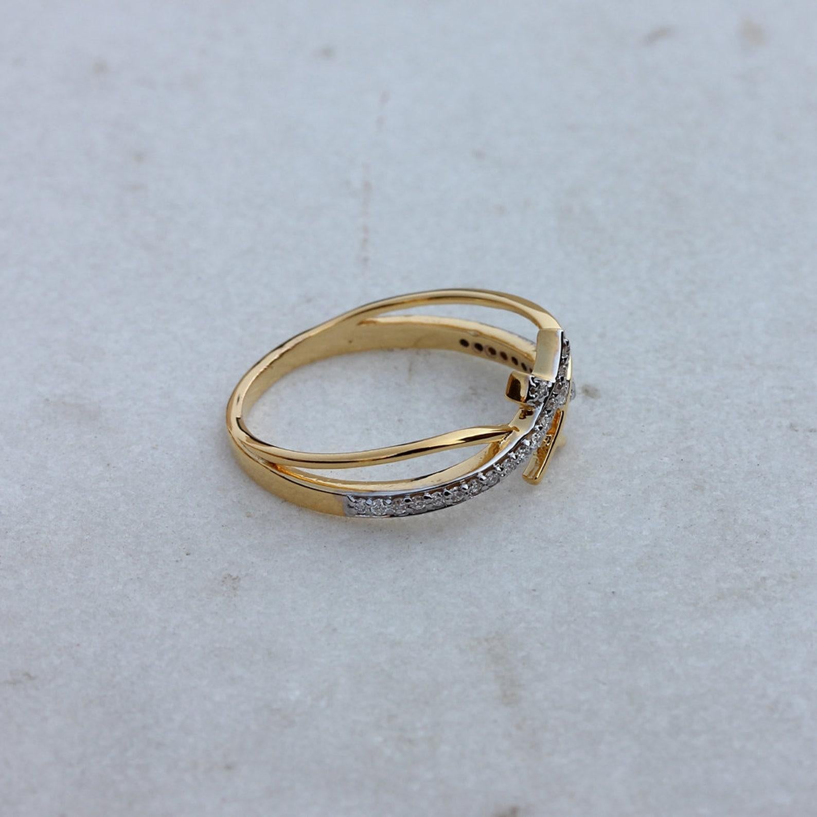 Art Déco Anello con fascia nuziale in oro 14k con diamante Pave di ultimo design, anello minimalista per lei. in vendita