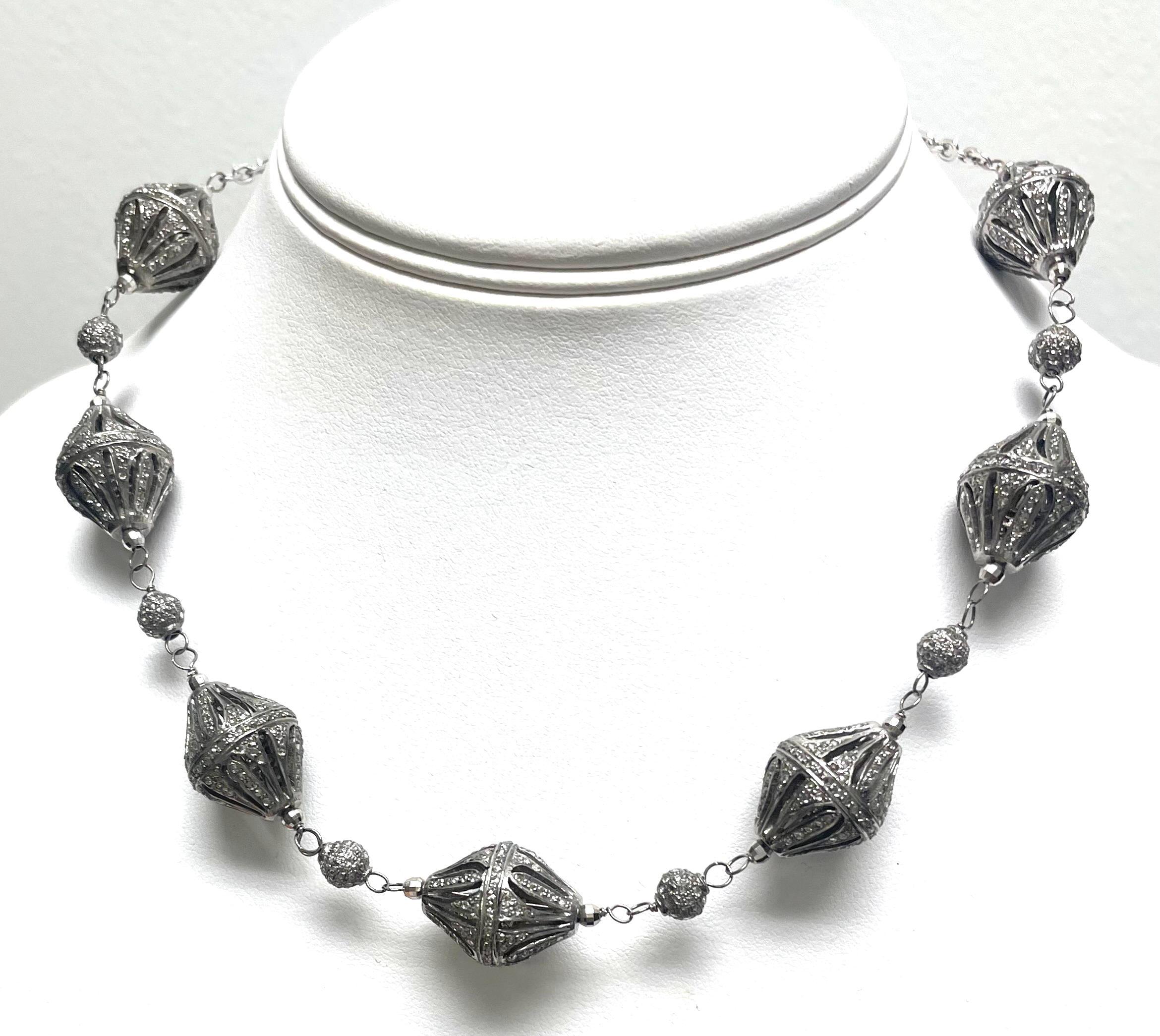 Artisan Collier Paradizia en treillis de diamants pavés en vente
