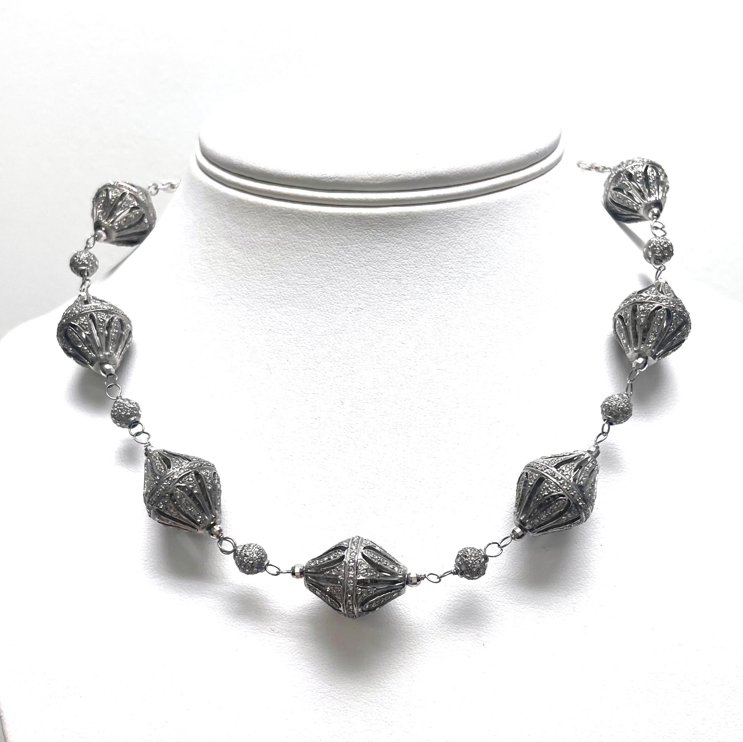 Collana Paradizia con pavé di diamanti a reticolo in vendita 1