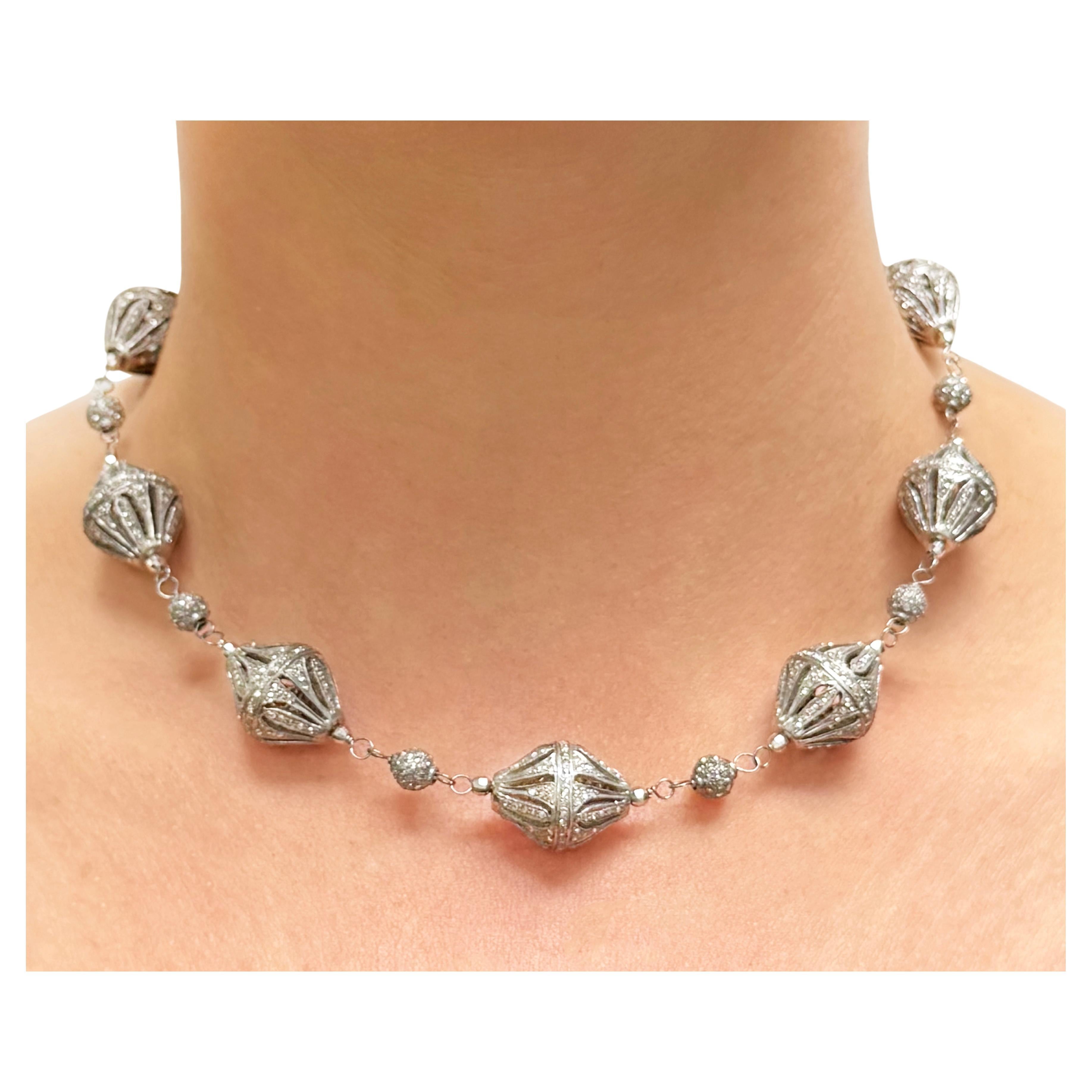 Collier Paradizia en treillis de diamants pavés en vente