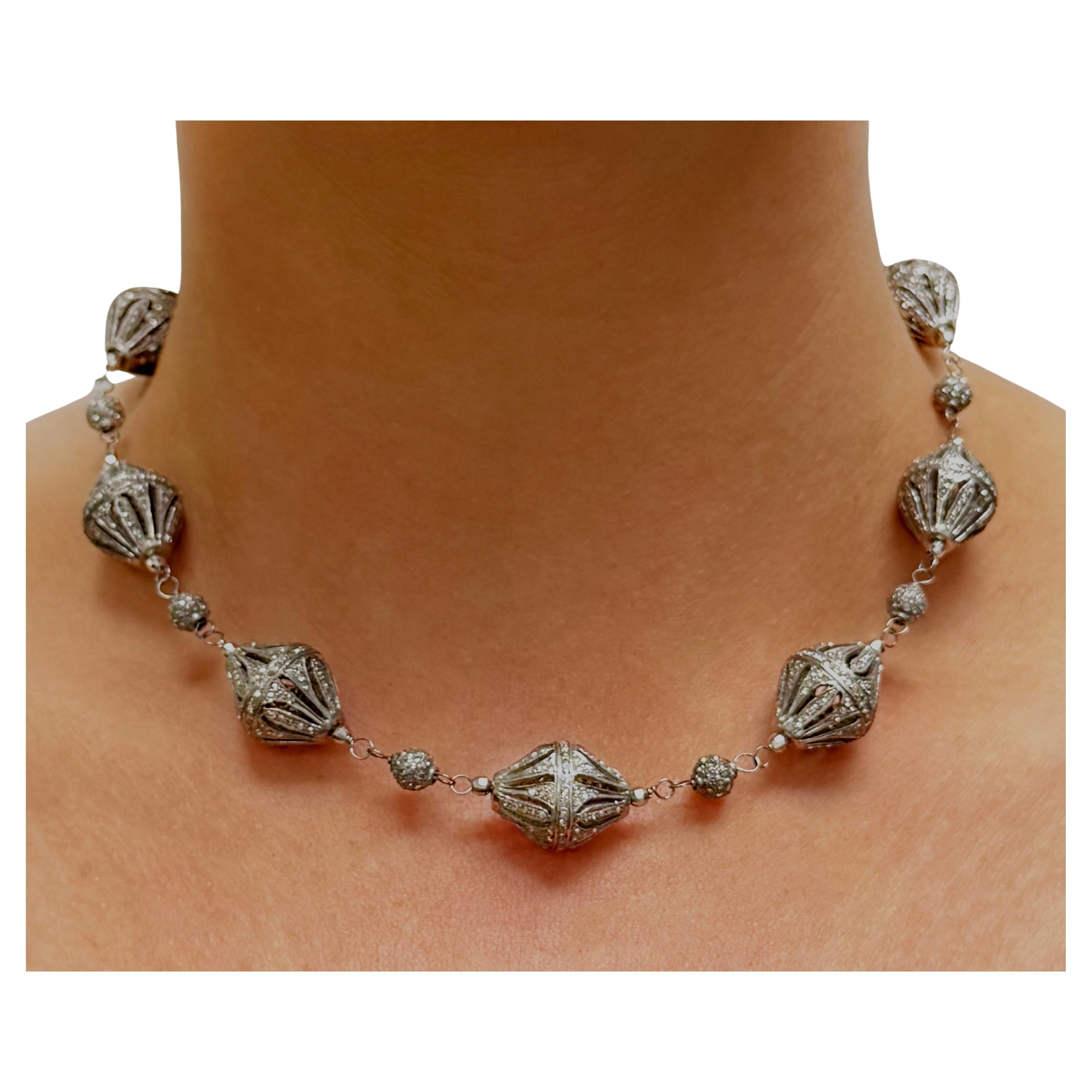 Collana Paradizia con pavé di diamanti a reticolo in vendita