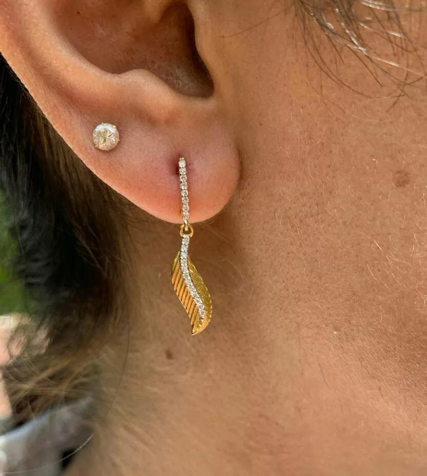 Round Cut Pave Diamond Leaf Earring 14k Gold Dainty Earring Minimalist For Sale