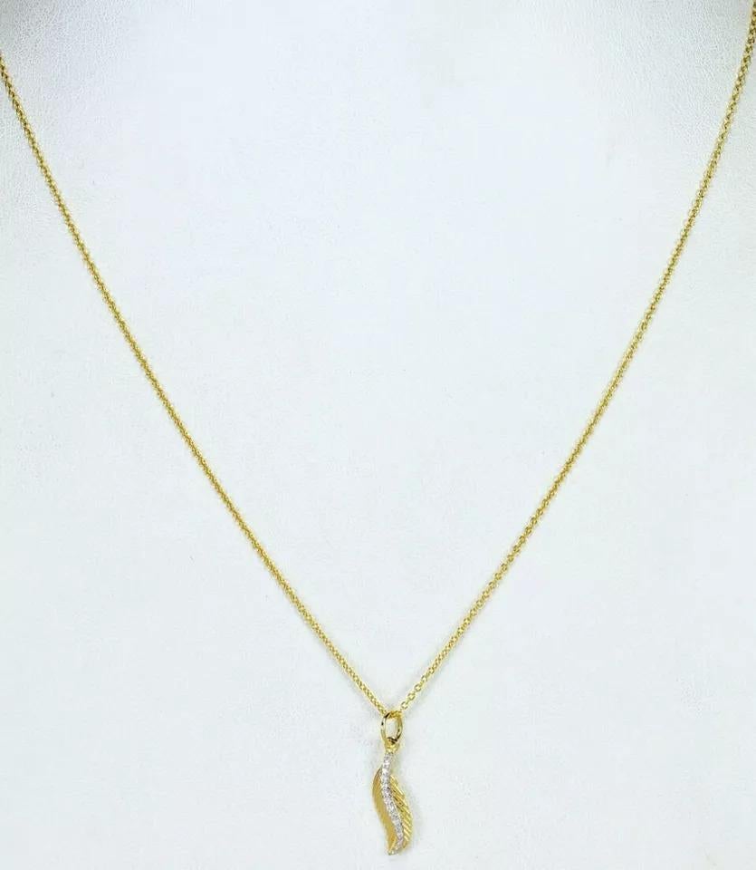 Collana di foglie con diamanti Pave Collana minimalista di foglie in oro 14k.
A questo prezzo di listino vendiamo solo pandenti in oro 14k,
Abbiamo appena mostrato l'aspetto che avrà quando sarà in catena

Catena d'oro =
Catena in oro 14 k da 18