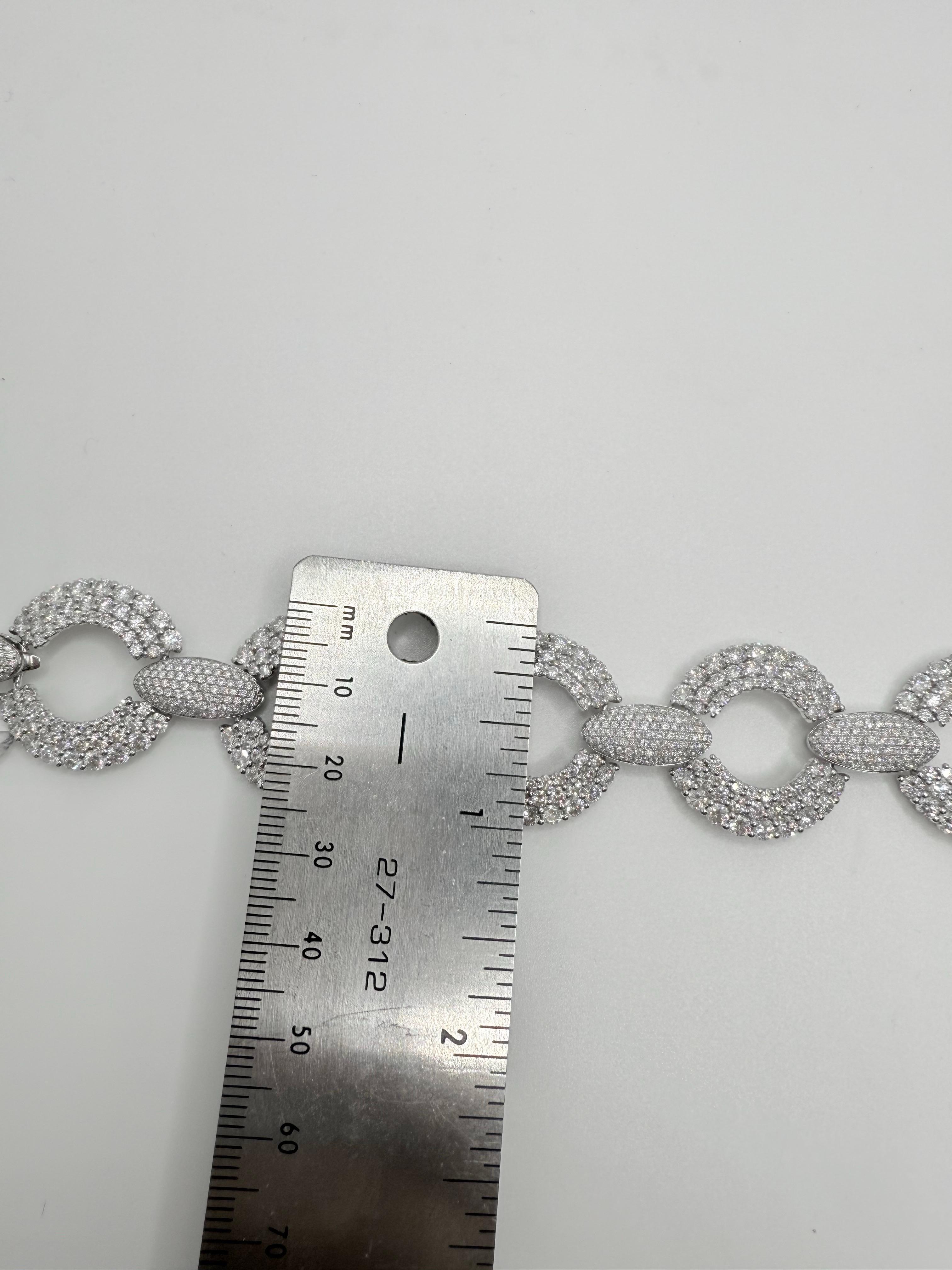Taille ronde Bracelet à maillons pavés de diamants en vente