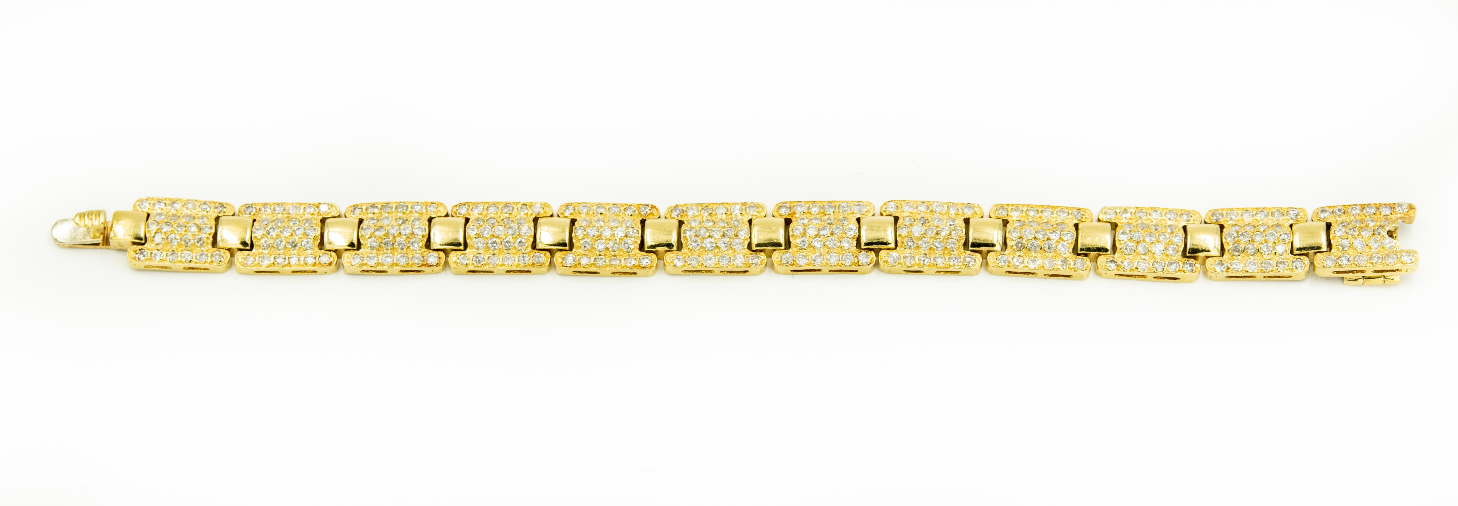 Round Cut Pave Diamond Link Gold Bracelet