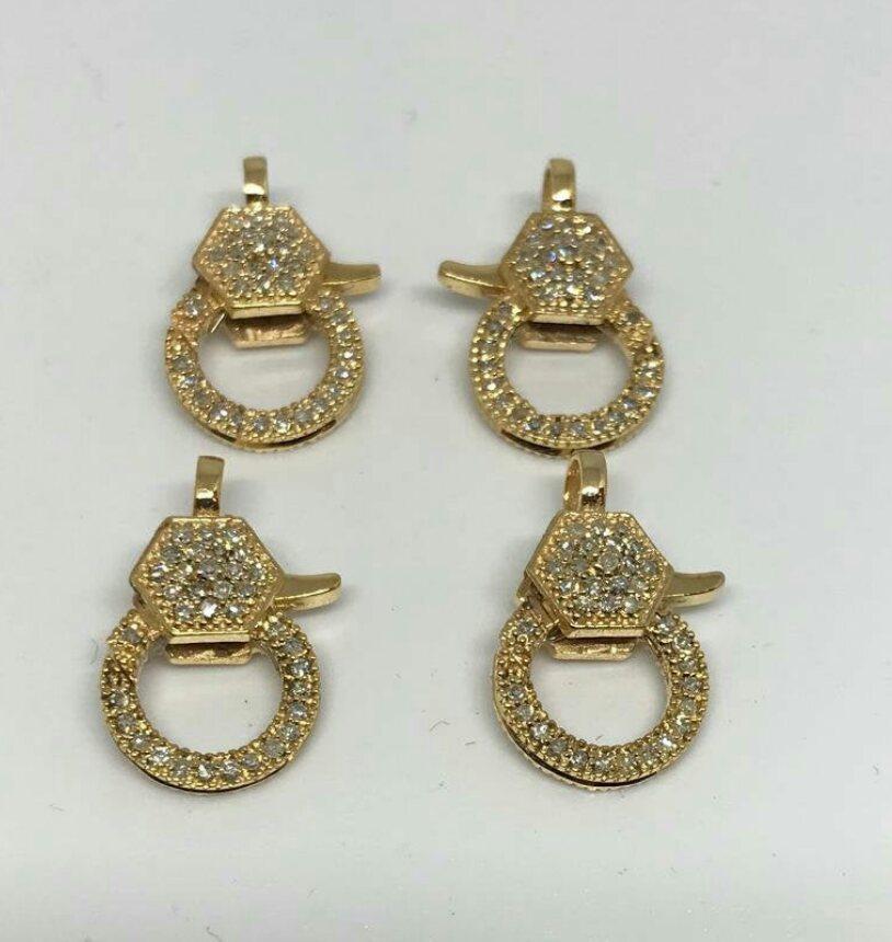 Taille ronde Fermoirs mousqueton en or 14 carats sertis de diamants fins N7 en vente