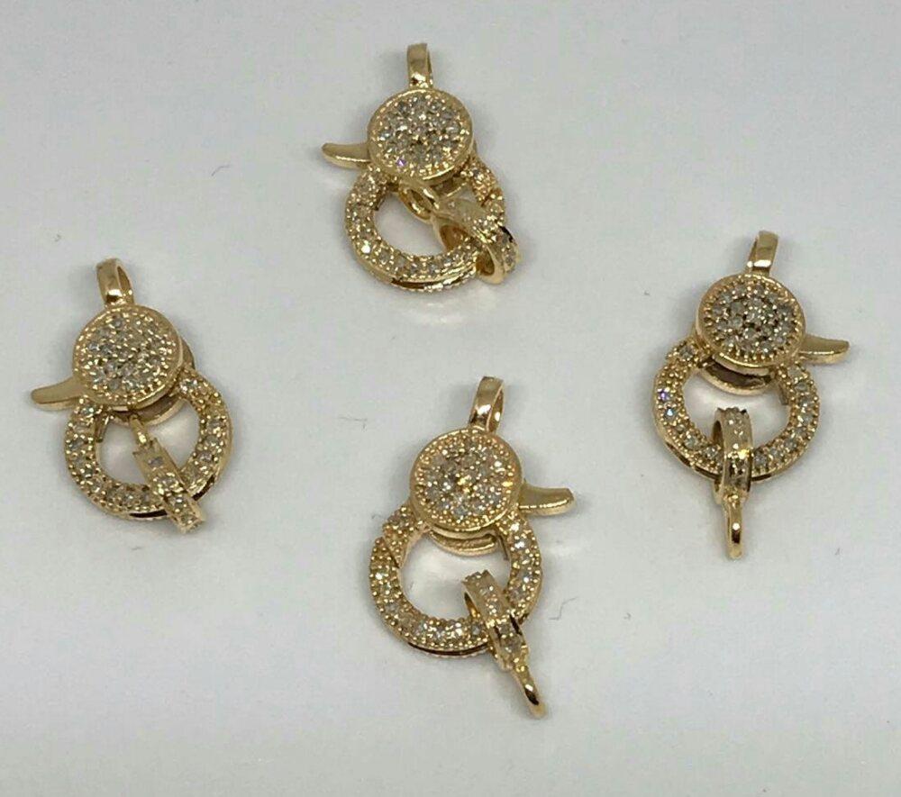 Pave Diamond Lobster Claw Clasp 14k Gold Fine Diamond Additional Jewelry Finding

Gross Weight: 2.075 Grams Approx.

Size: 18x10 mm Approx.

Diamond Weight: 0.37 Cts Approx.

Light weight can be worn everyday

A P P R O X T I M E

All items are