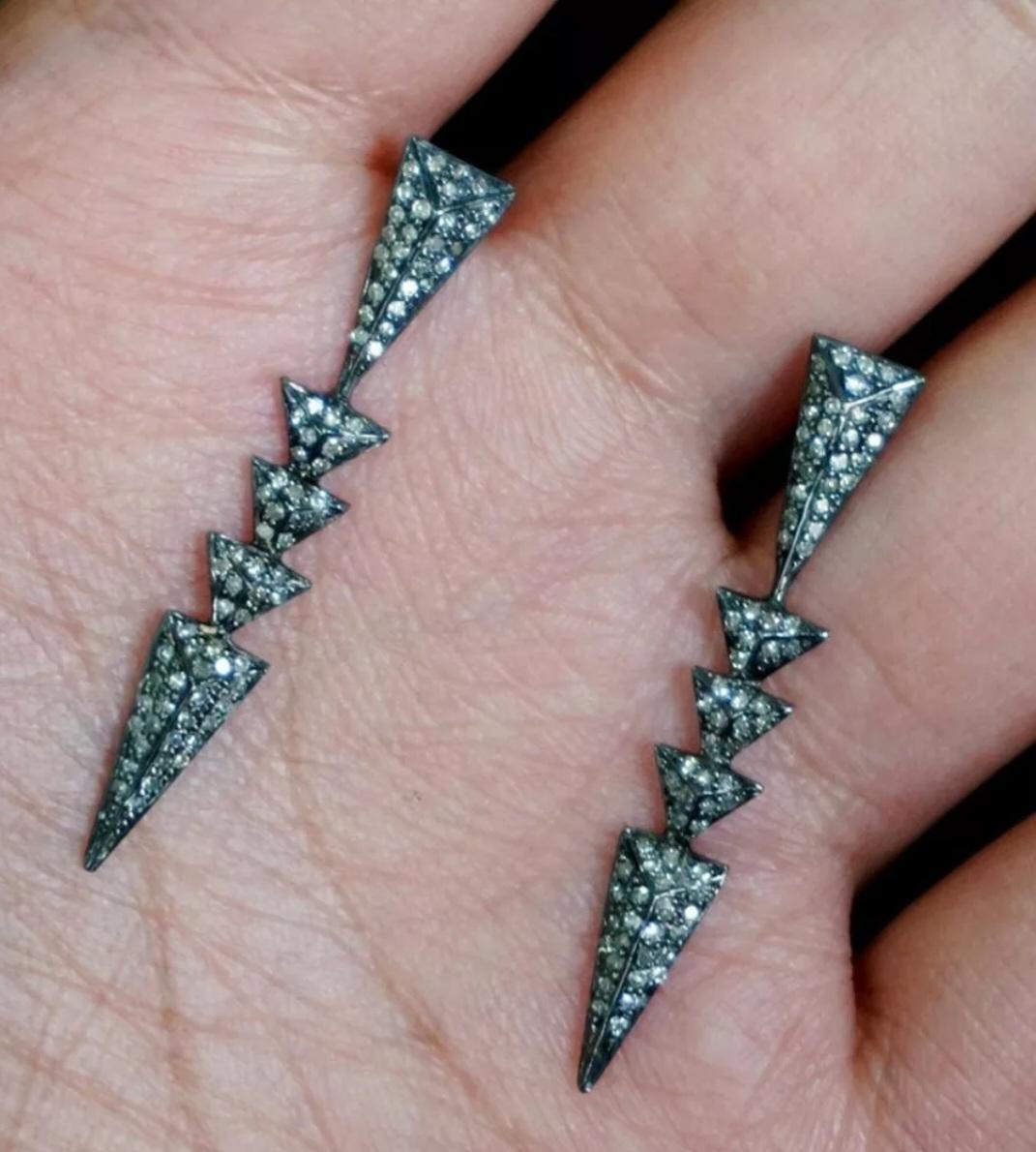 Pave Diamond Long Dangle Arrow Head Earring Orecchino in argento 925 con diamante e oro 14k In condizioni Nuovo in vendita a Chicago, IL