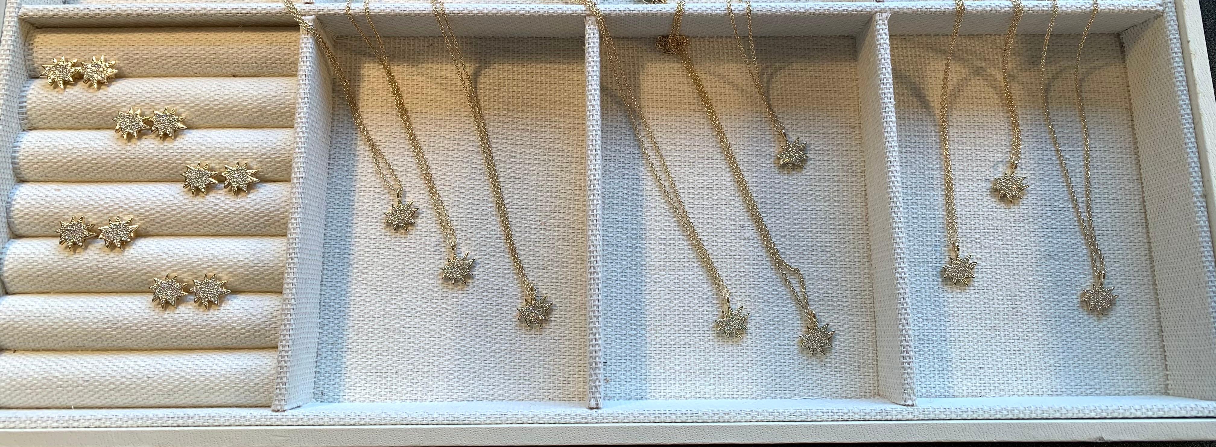 Round Cut Pavé Diamond Mini Stella Necklace in 14 Karat Yellow Gold For Sale