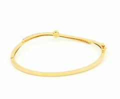 Bracciale floreale minimalista con pavé di diamanti in oro giallo 14k