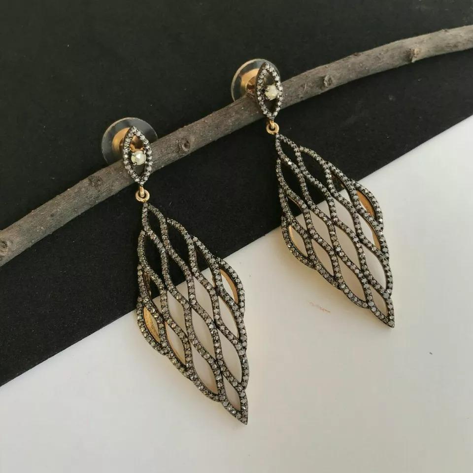 Pave Diamond Modern Earring 14k Gold&925 Silver Diamond Fine Earring.
Light weight can be worn everyday

Additional information:
Condition: New without tags: A brand-new, unused, and unworn item (including handmade items) that is not in original