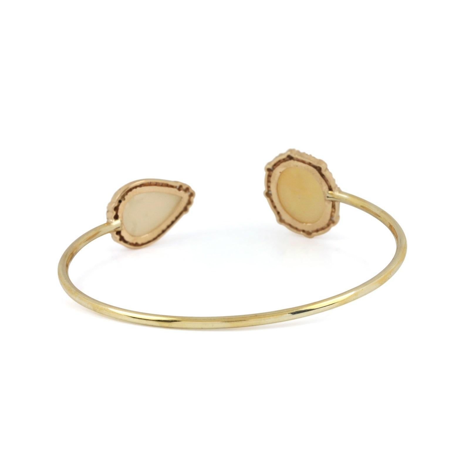 Taglio rotondo Bracciale regolabile in oro 14k con pavé di diamanti e opali etiopi naturali in vendita