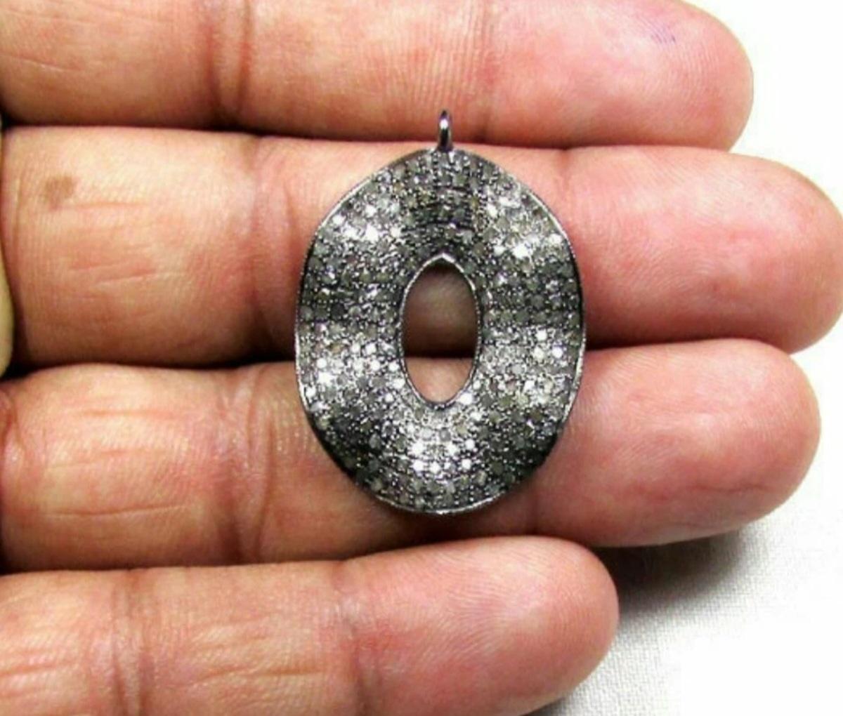 Taglio rotondo Collana di diamanti Pave in argento 925 Ciondolo ondulato Donna Regalo Collana di diamanti in vendita