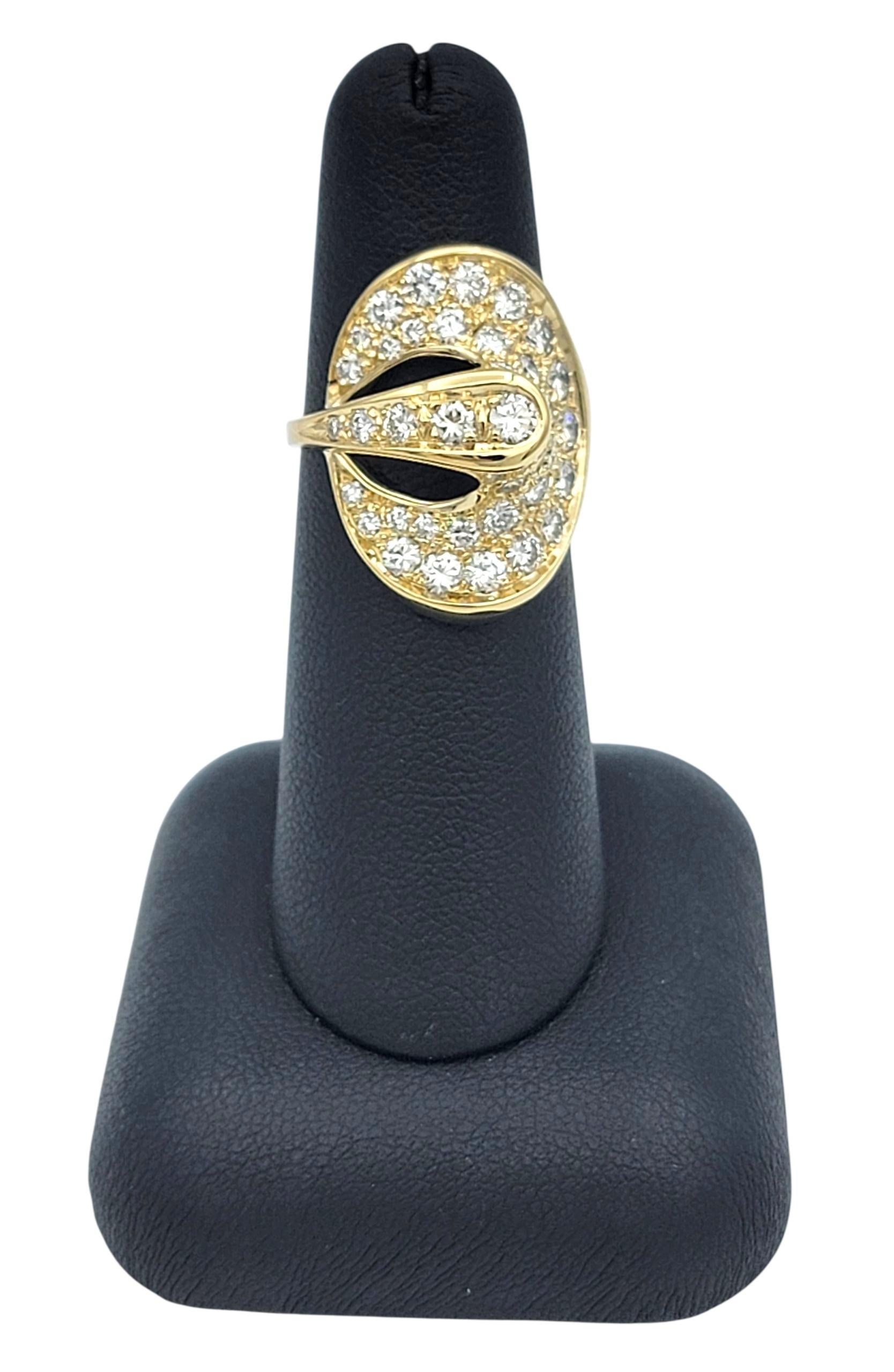 Anillo de cóctel de oro amarillo de 14 quilates con pavé de diamantes oblongos de corte escultural en venta 6