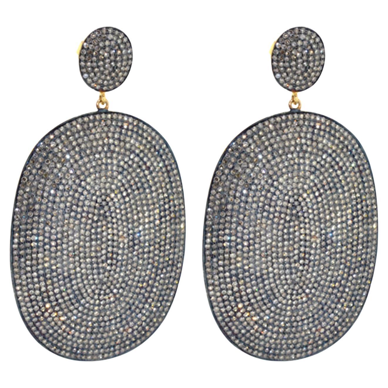 Boucles d'oreilles pendantes en or jaune 18k avec disque ovale et diamant pavé en vente