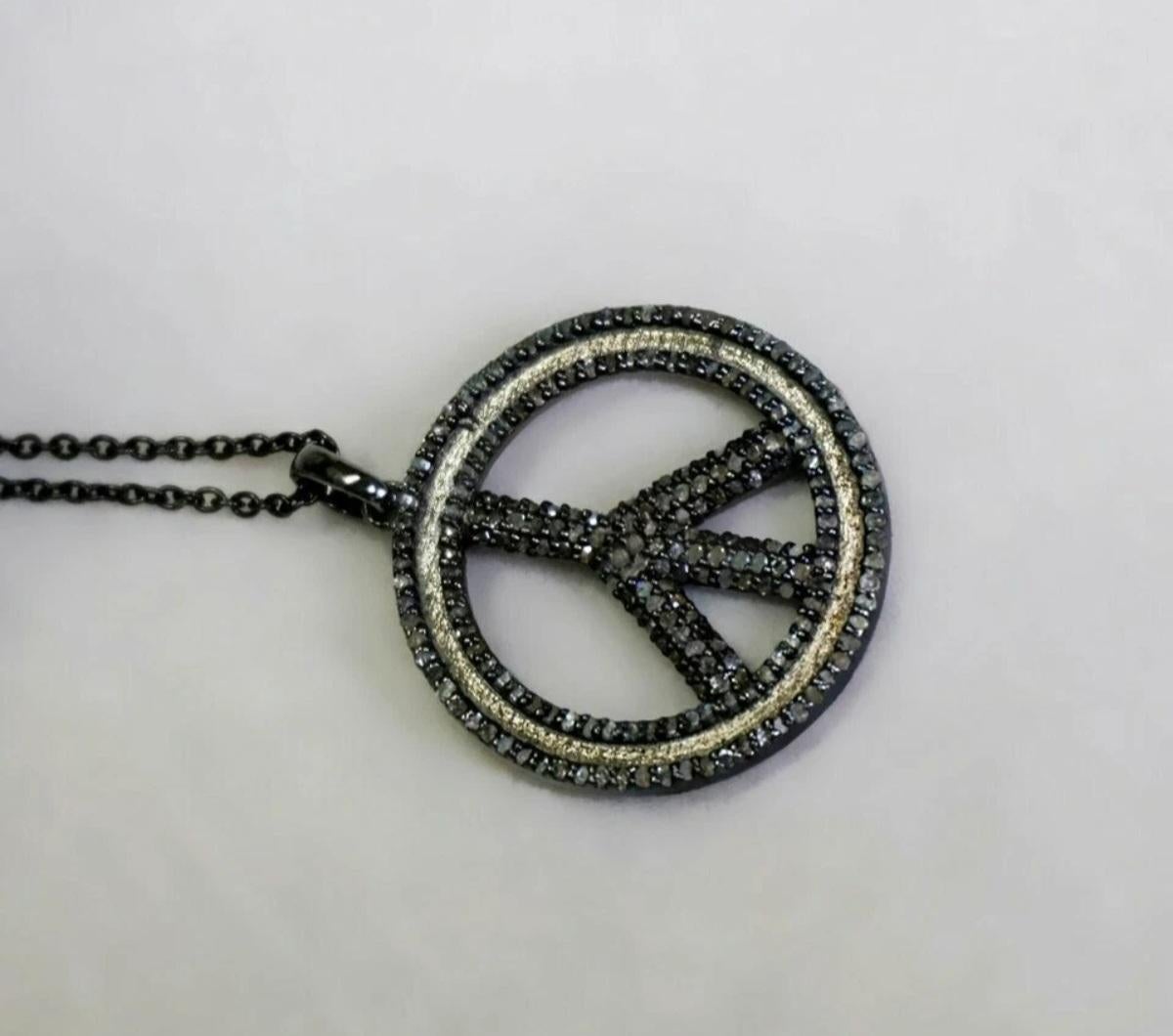 Colgante de diamantes con pavé con el símbolo de la paz Colgante de plata 925 con el símbolo de la paz Regalo. en Nuevo estado para la venta en Chicago, IL