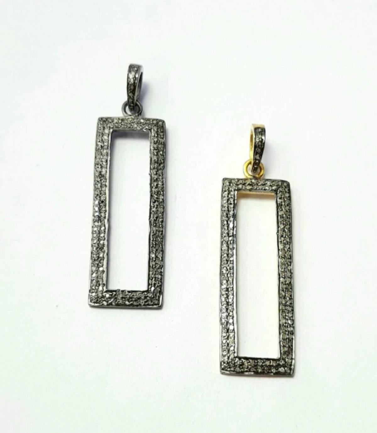 Ciondolo con diamante Pave in argento 925 Collana di Natale con diamante fatta a mano Unisex. In condizioni Nuovo in vendita a Chicago, IL