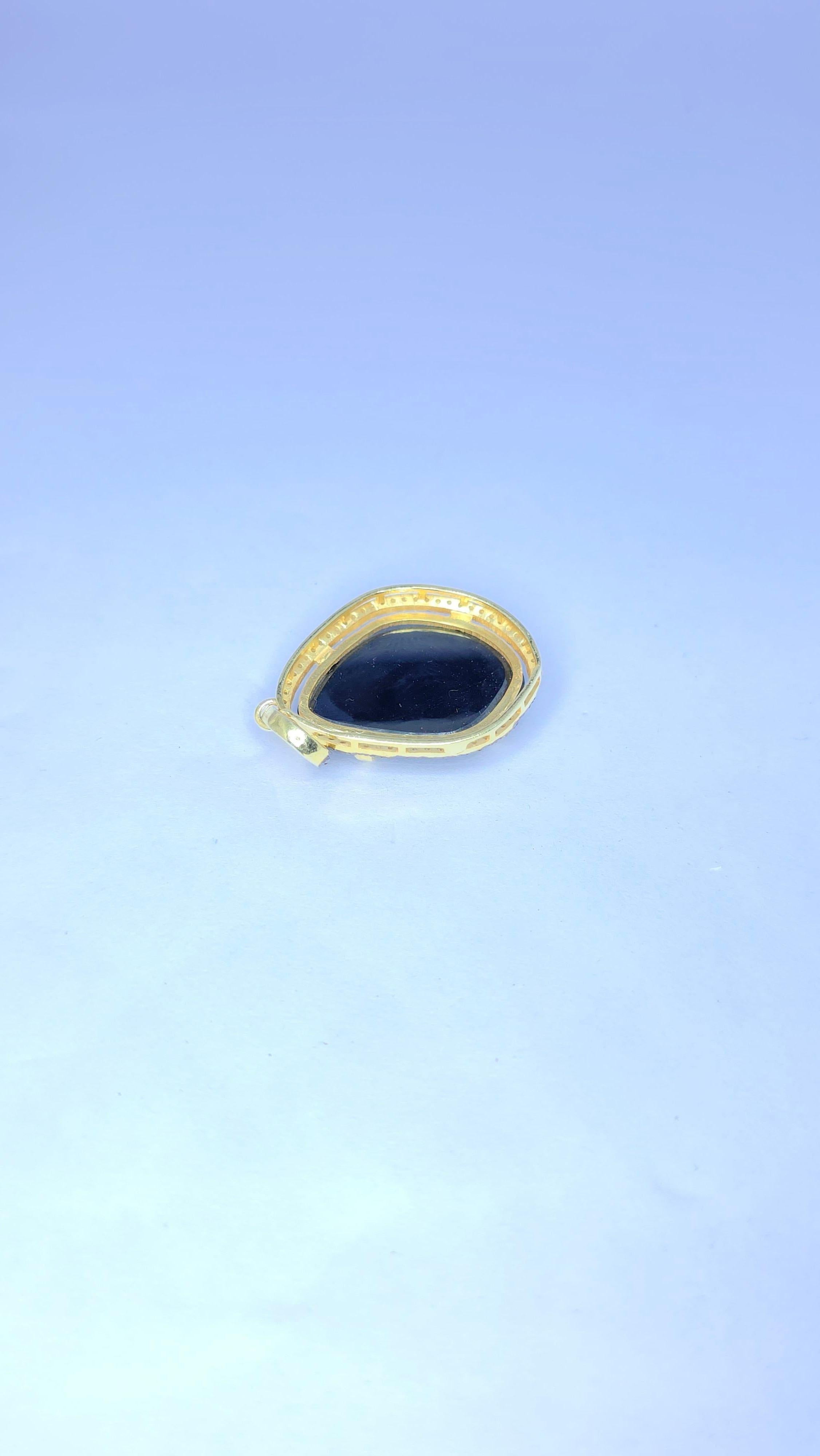 Pave Diamond Pendant With Natural Spinel 925 Silver Antique Pendant.

Pendant Size: 30.70 x 21.50 mm Approx ( 10.5 mm loop)
Pendant Weight: 6.60 Grams.
Material: 925 Sterling Silver.
Stones: Natural Spinel & Natural Pave Diamond.

Light weight can