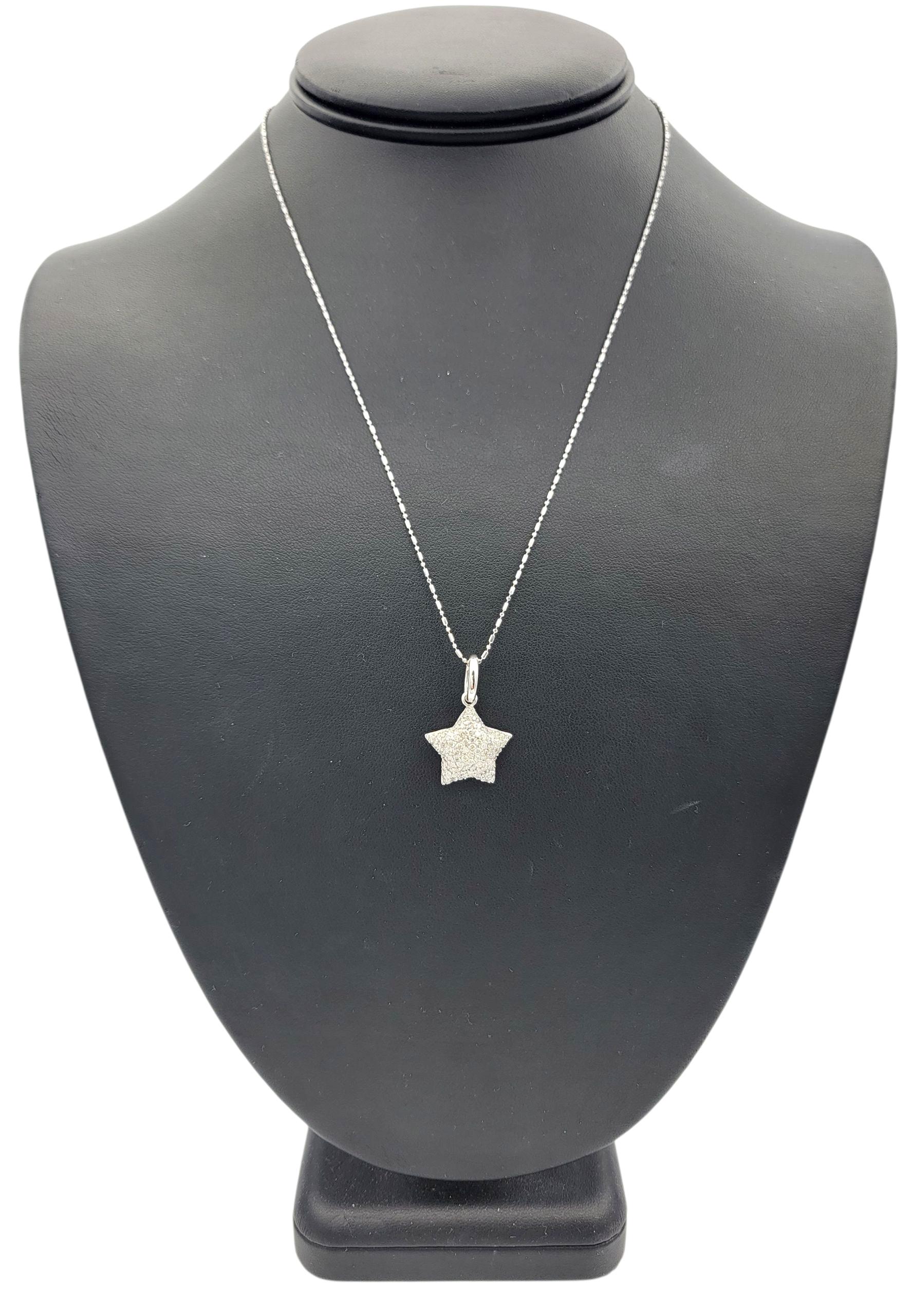 Pavé Diamant Puffy Star Anhänger Halskette aus poliertem 14 Karat Weißgold im Angebot 3