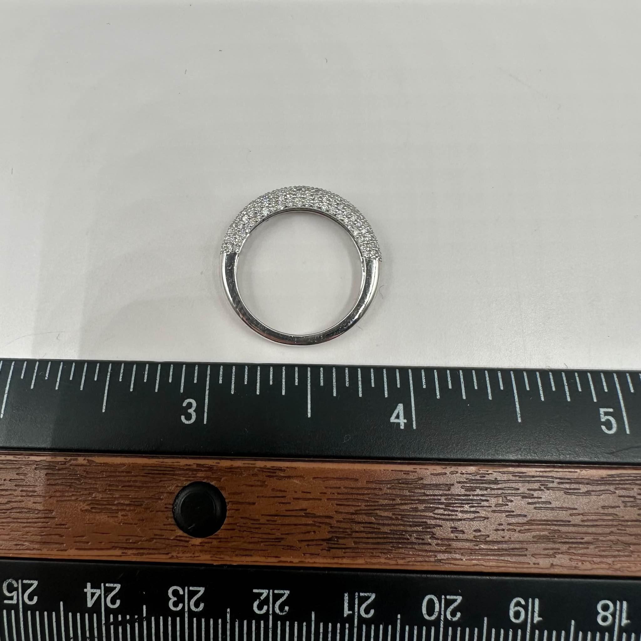 Bague en or blanc 14 carats pavé de diamants ronds 0,6 ctw GH SI, taille 6 Pour femmes en vente