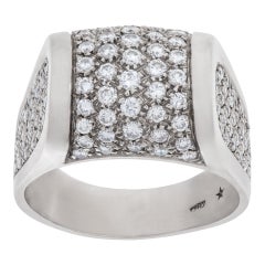 Bague pavé de diamants en or blanc 18 carats