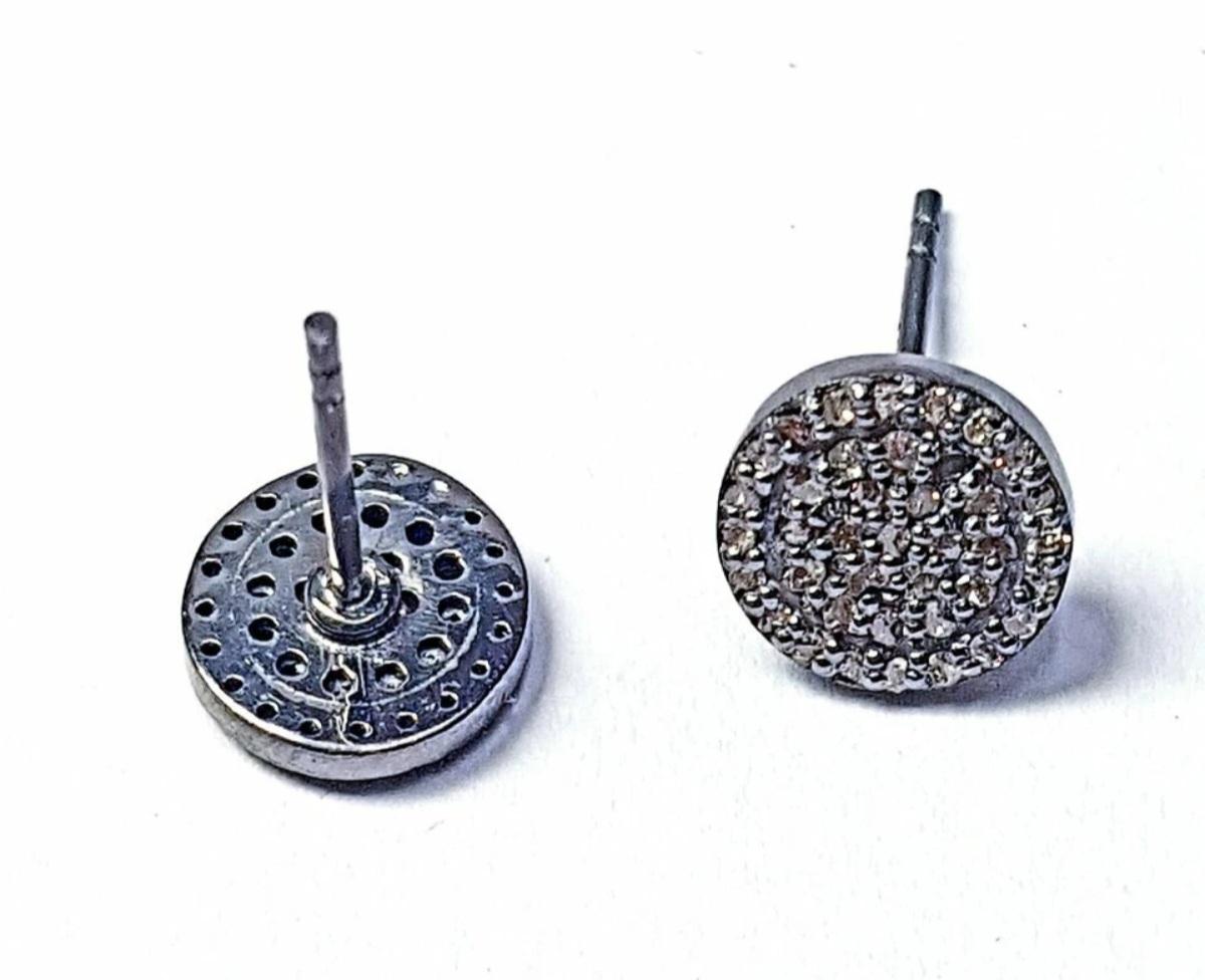 Pave Diamond Round Tops 925 Silver Stud Earring Gioielli di diamanti Regalo di San Valentino. In condizioni Nuovo in vendita a Chicago, IL
