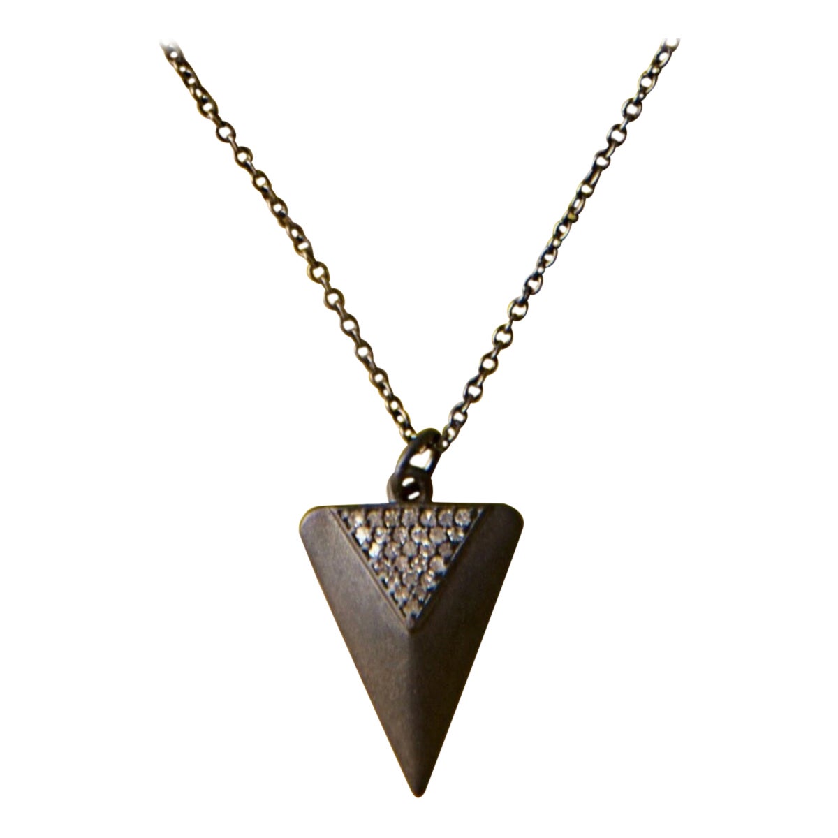 Collana con diamanti Pave a dente di squalo in argento 925 Collana con diamanti a triangolo.