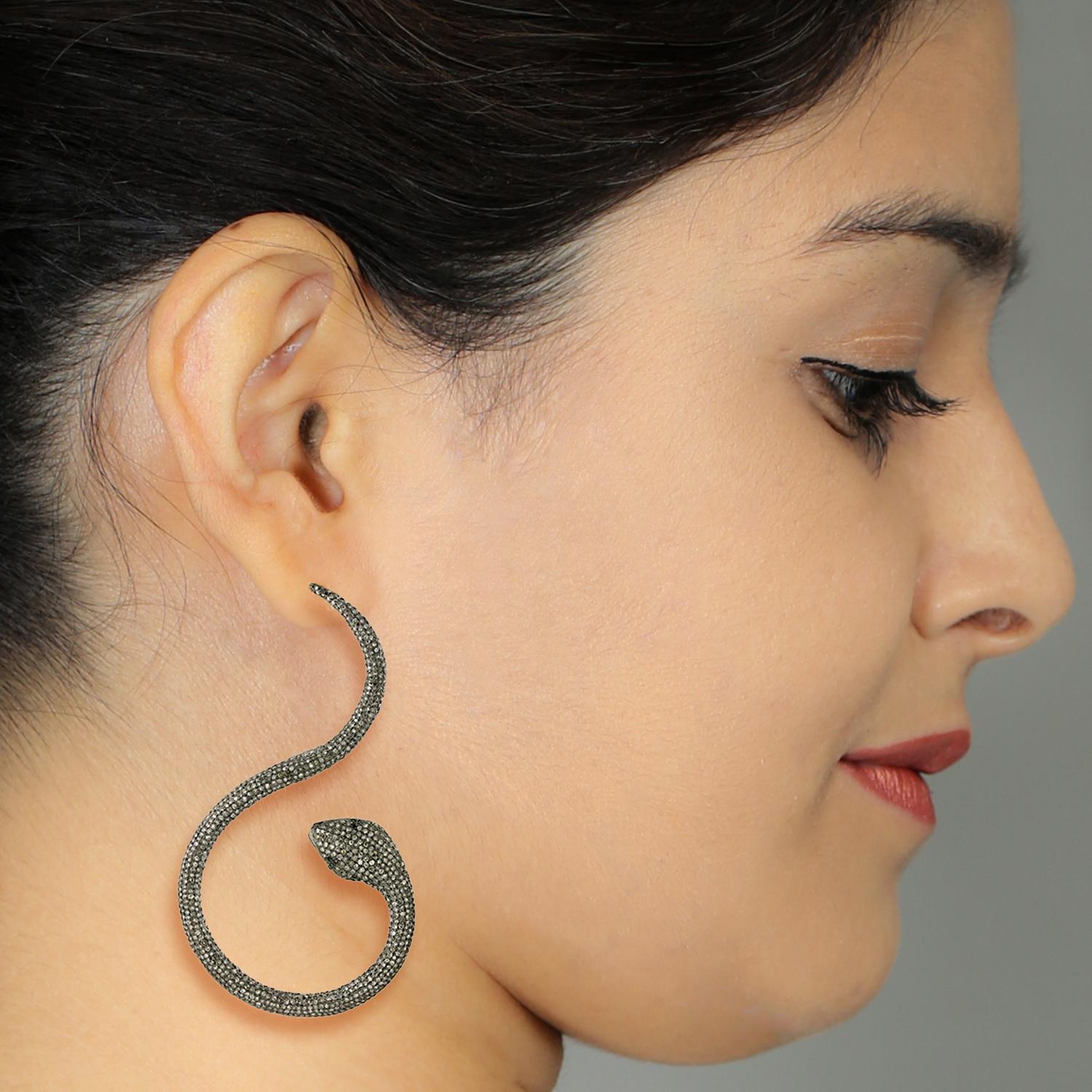 Pave Diamond Snake Earrings Made In 14k Gold & Silver In New Condition For Sale In New York, NY